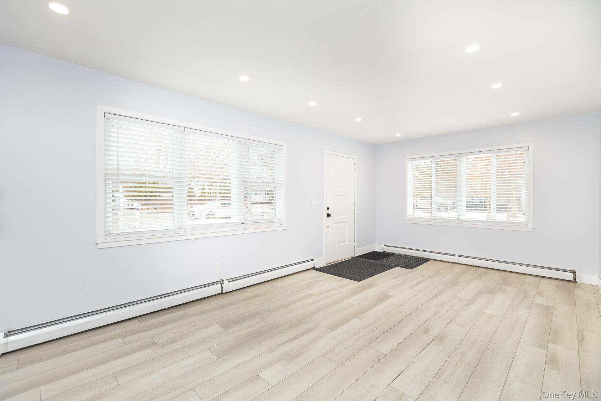 #6 photo, 117 Fulton Avenue, Саффолк ‖ Mastic , NY 11950