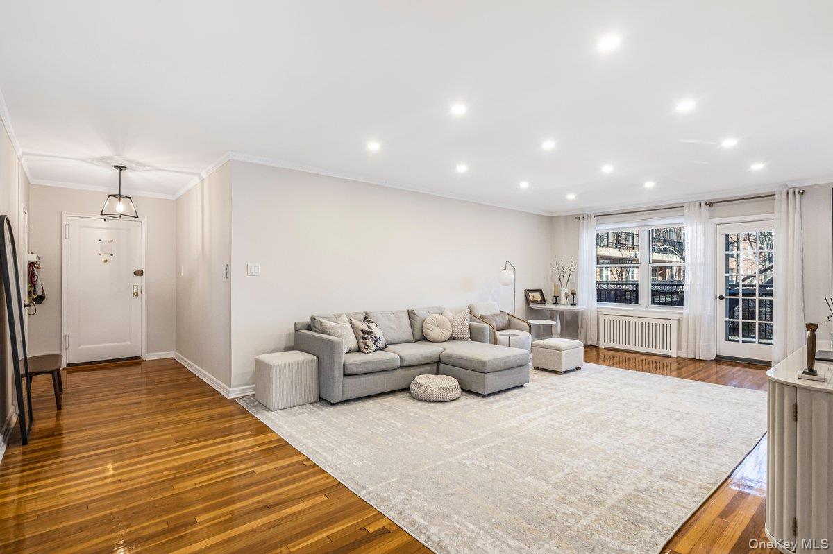 #3 photo, 162-01 Powells Cove Boulevard, Beechhurst , NY 11357