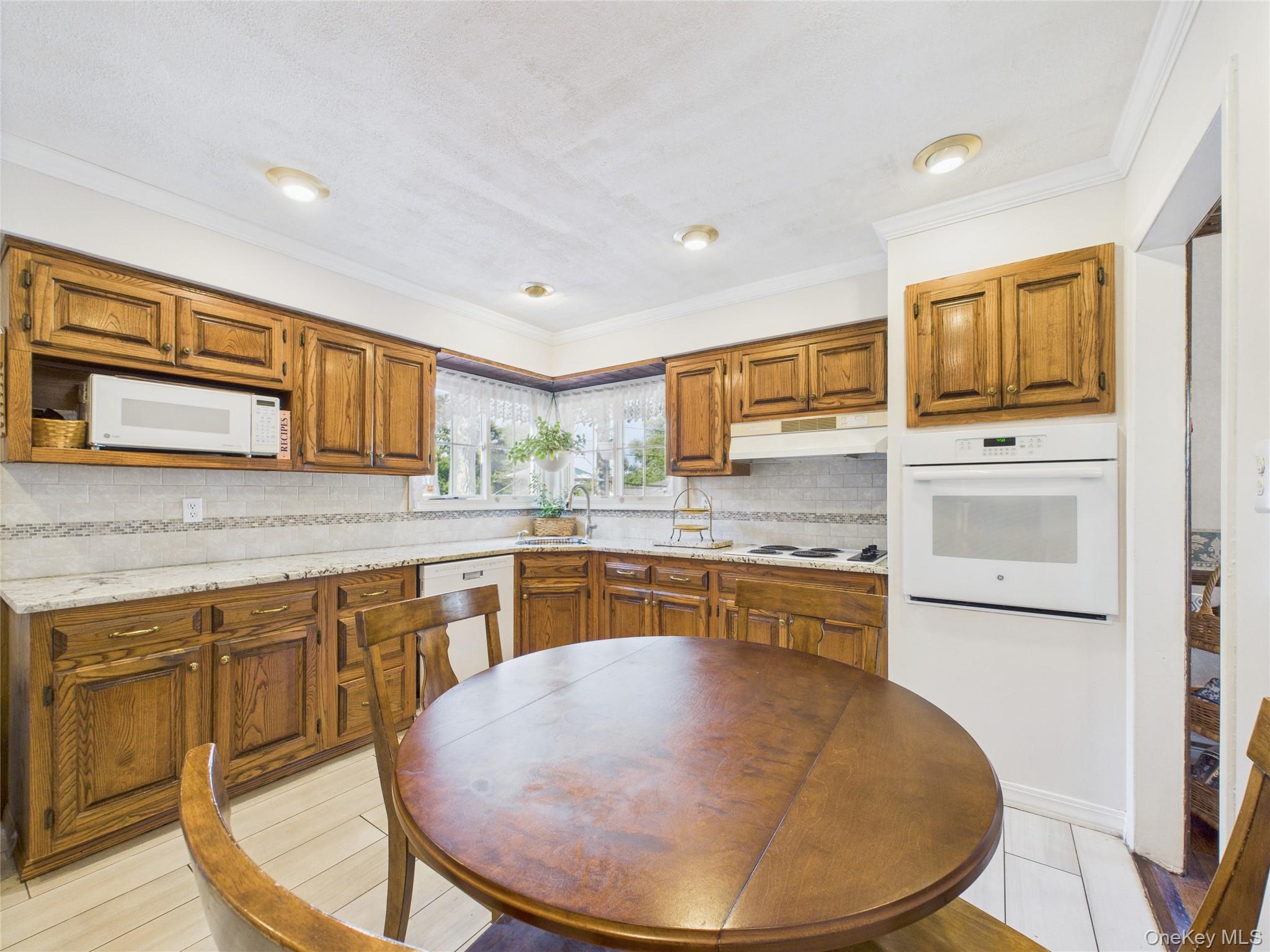 #16 photo, 5 Gristmill Drive, Саффолк ‖ Kings Park , NY 11754