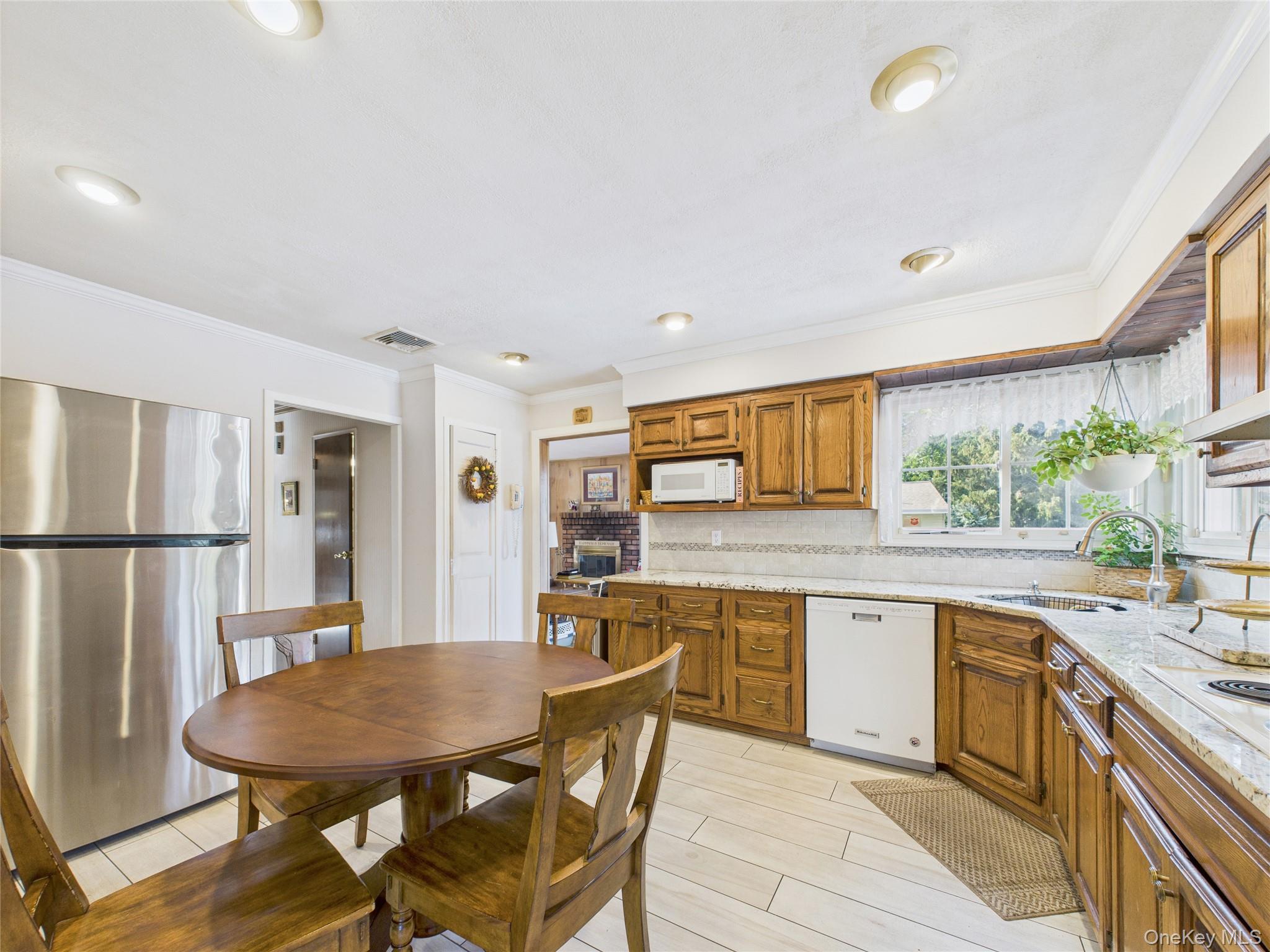 #17 photo, 5 Gristmill Drive, Саффолк ‖ Kings Park , NY 11754