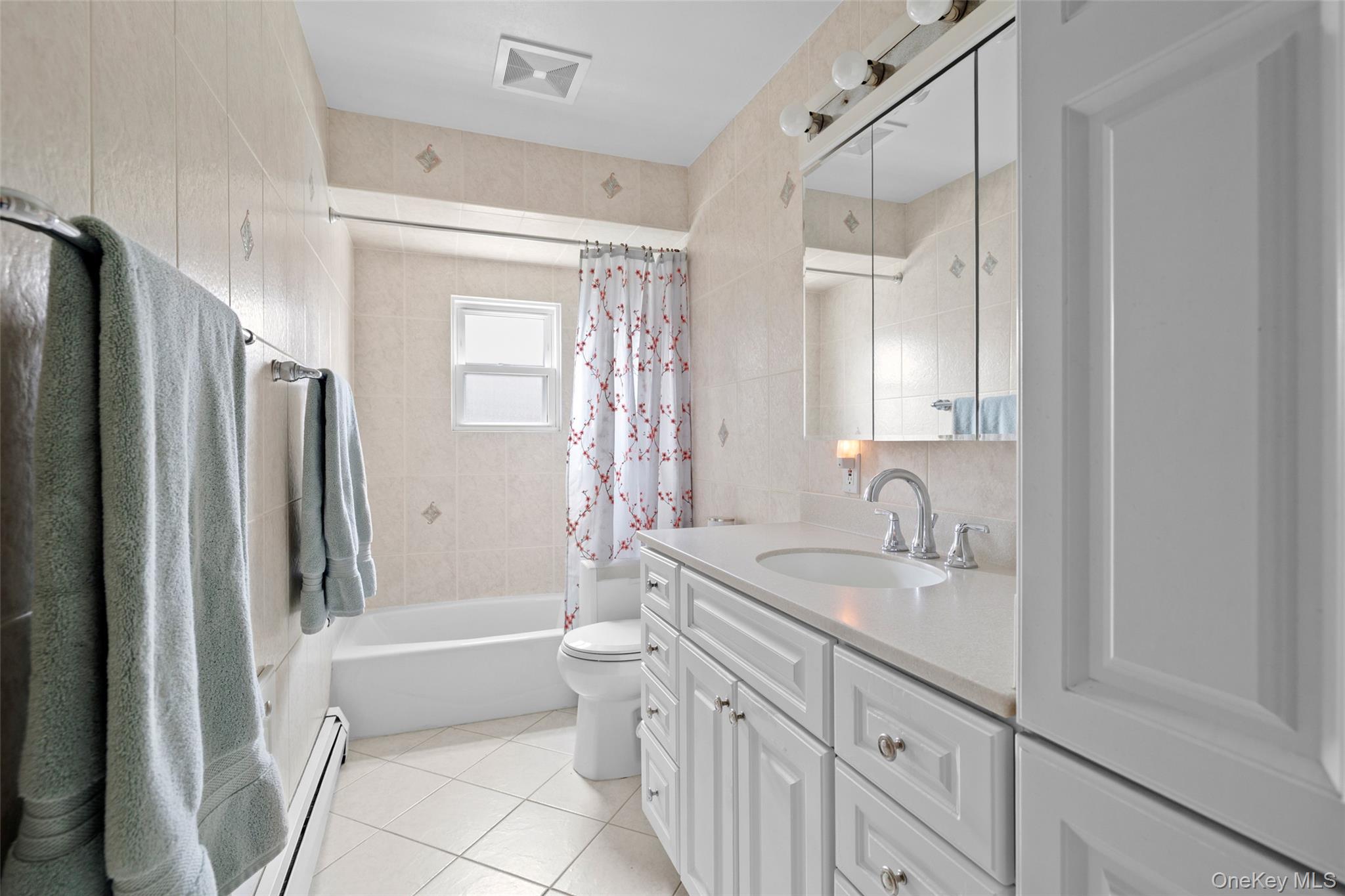 #11 photo, 830 N Broome Avenue, Саффолк ‖ Lindenhurst , NY 11757