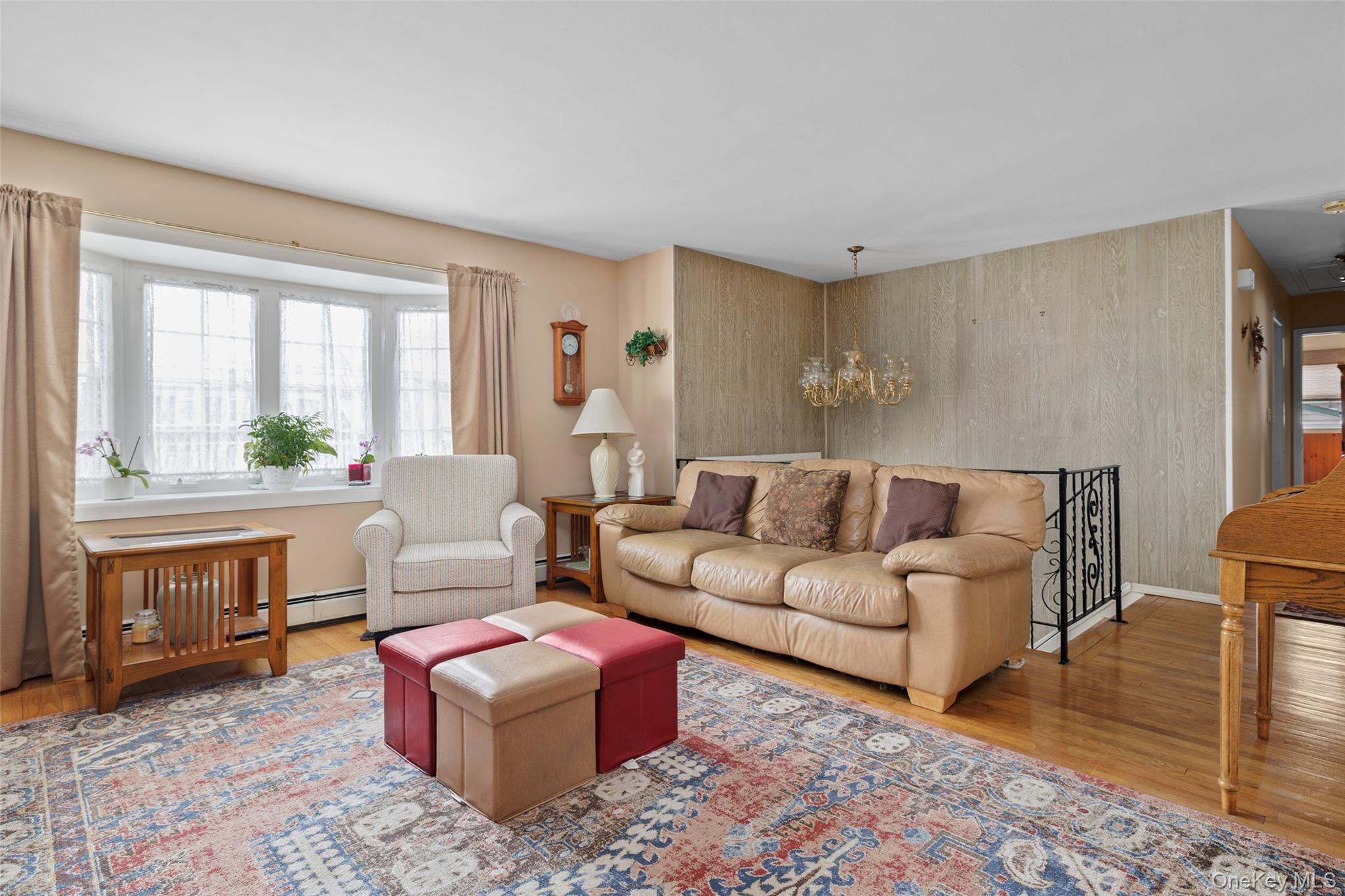 #6 photo, 830 N Broome Avenue, Саффолк ‖ Lindenhurst , NY 11757