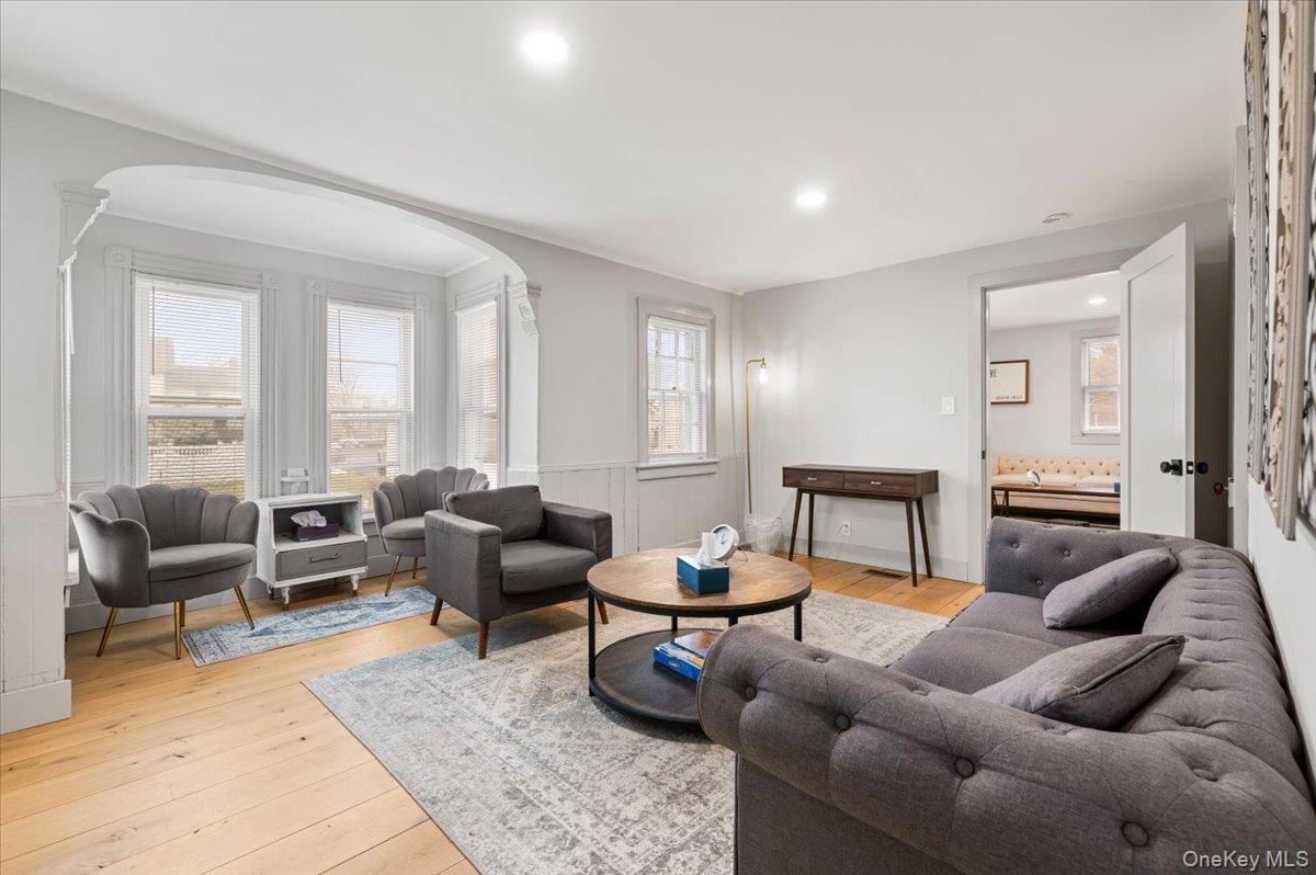 #12 photo, 64 Broadway, 롱 아일랜드 Amityville , NY 11701