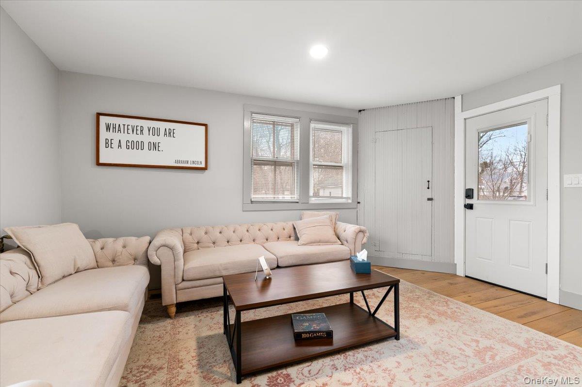 #16 photo, 64 Broadway, 롱 아일랜드 Amityville , NY 11701