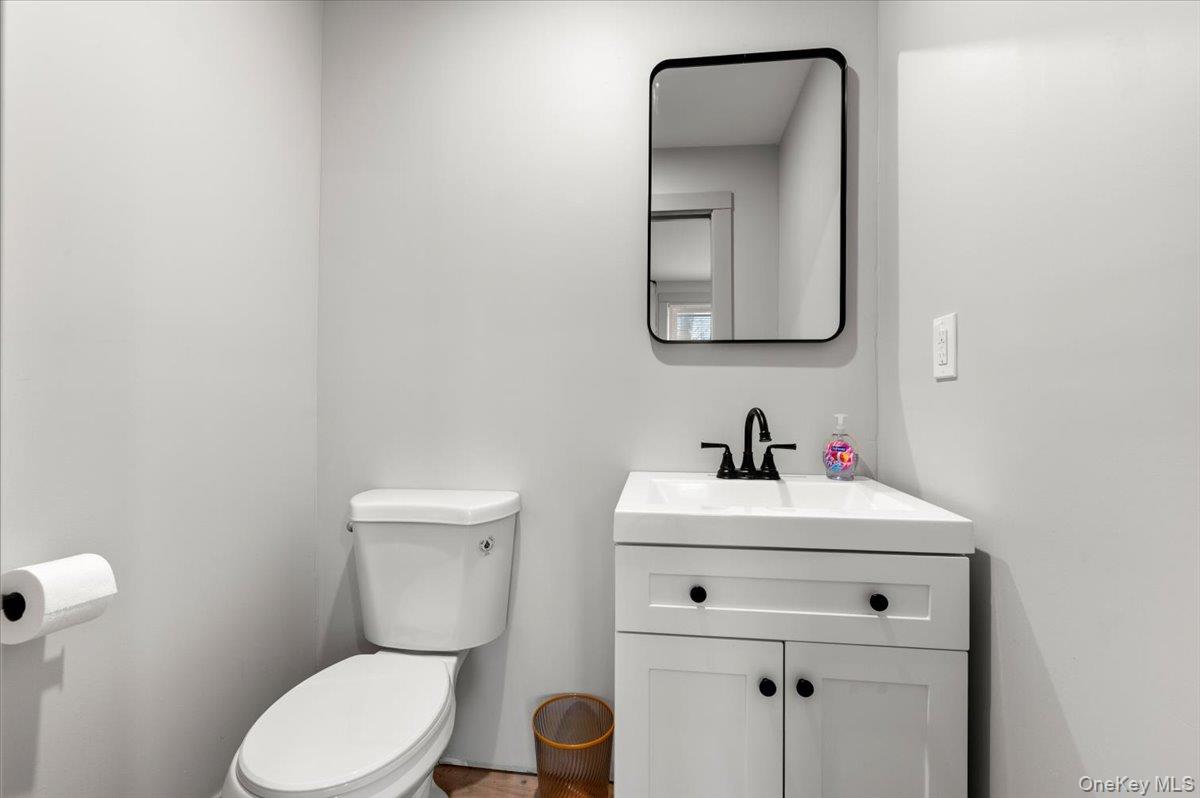 #19 photo, 64 Broadway, 롱 아일랜드 Amityville , NY 11701