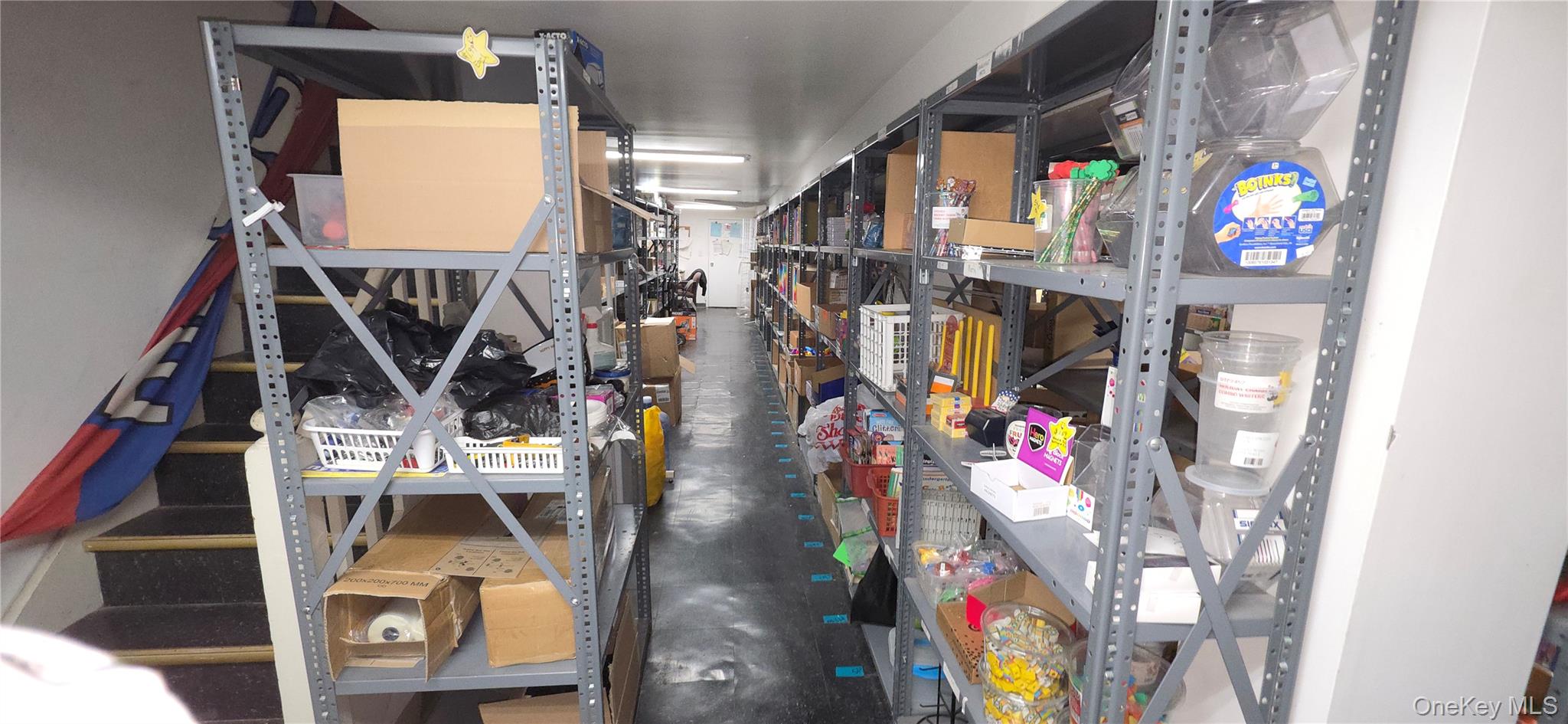 #7 photo, 65-12 Myrtle Avenue, 뉴욕퀸즈 Glendale , NY 11385