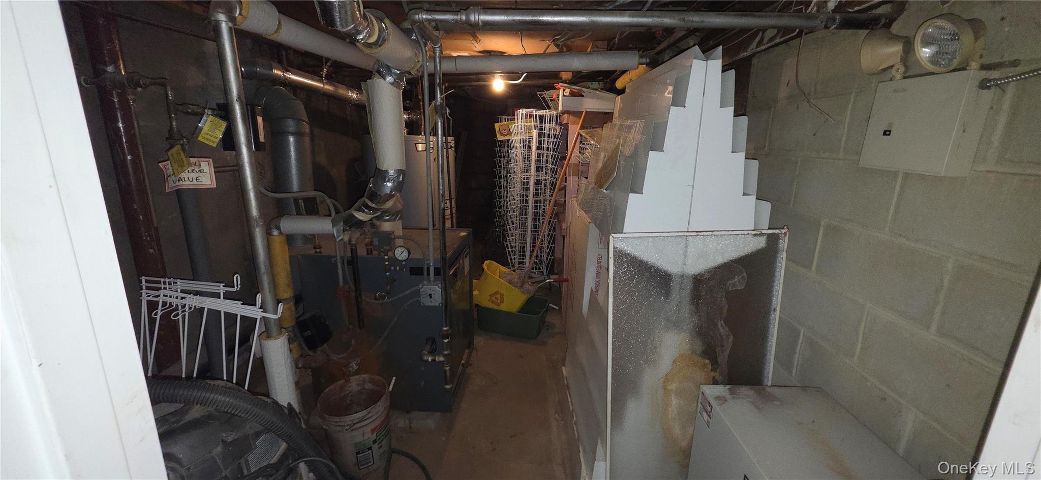 #8 photo, 65-12 Myrtle Avenue, 뉴욕퀸즈 Glendale , NY 11385