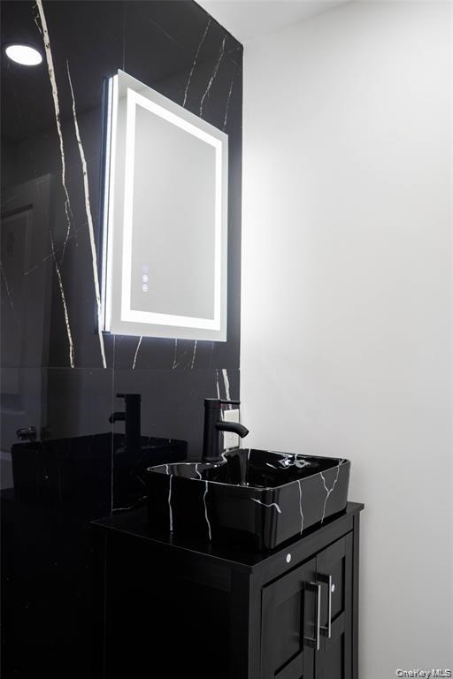 #17 photo, 58 Hauppauge Road, سوفولك Hauppauge , NY 11788