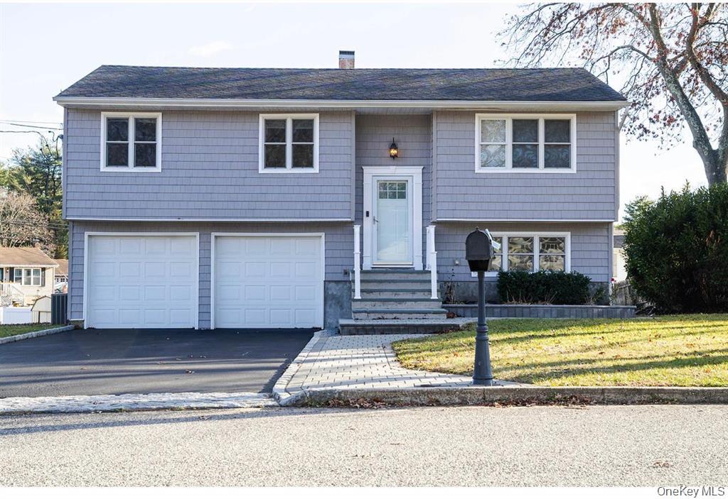 #2 photo, 58 Hauppauge Road, سوفولك Hauppauge , NY 11788