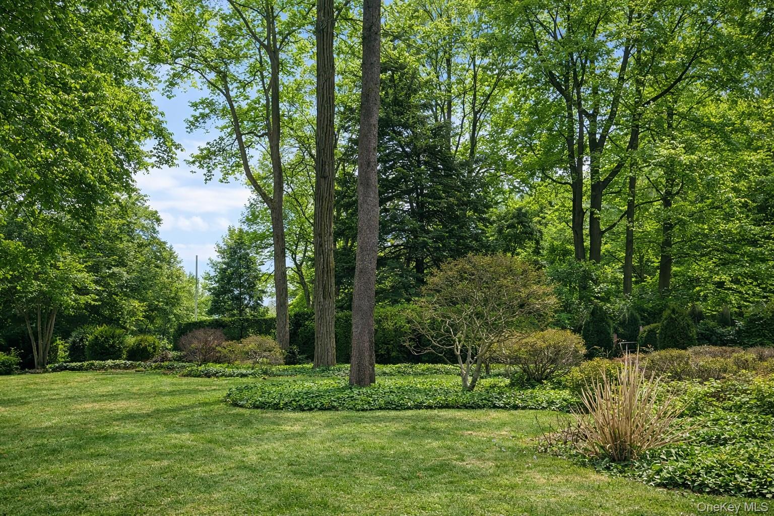 #3 photo, 16 Mary Lane, Roslyn Harbor , NY 11548