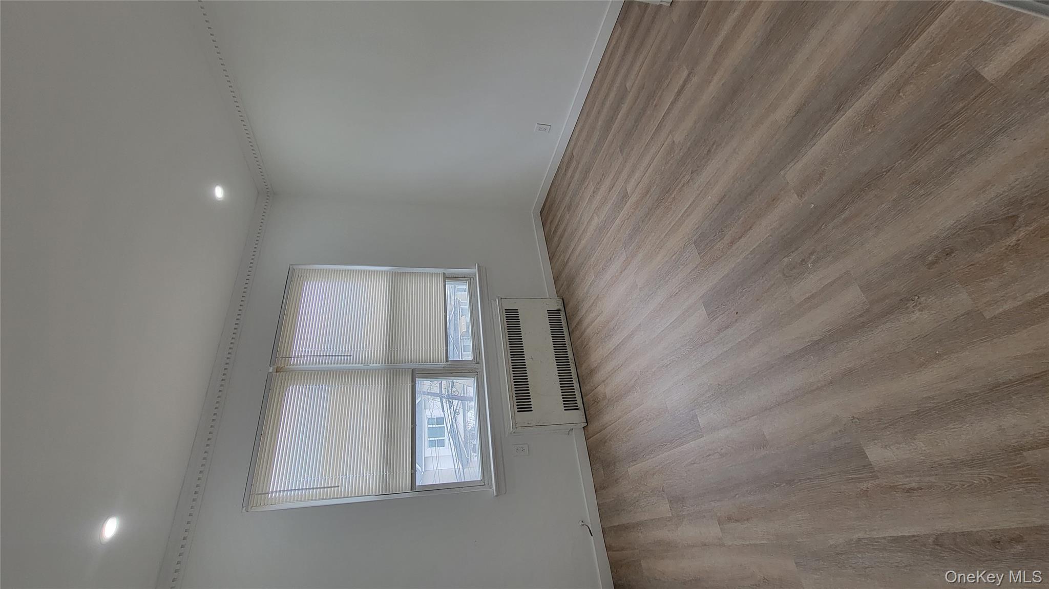 #12 photo, 60-24 Wetherole Street, 皇后区 Elmhurst , NY 11373