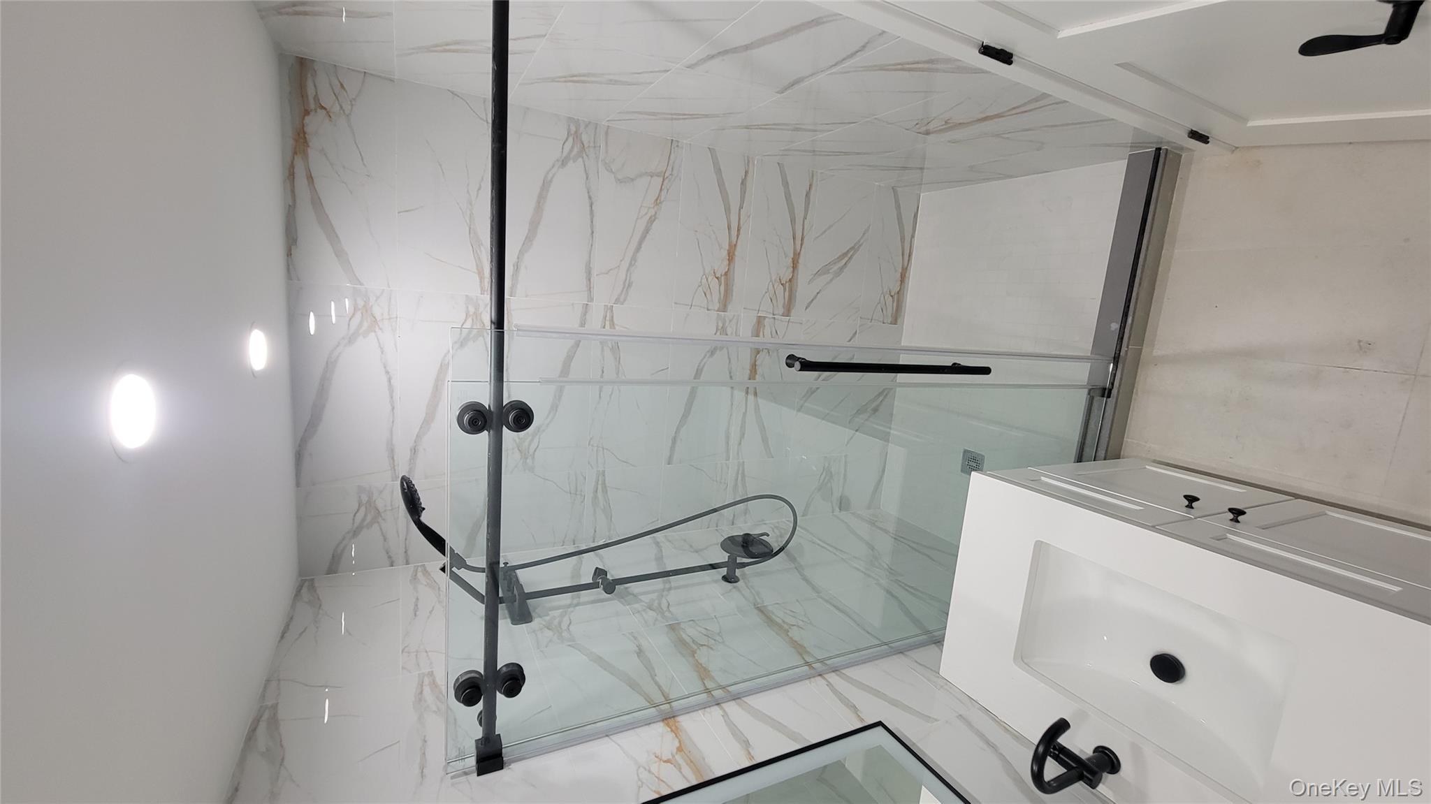 #14 photo, 60-24 Wetherole Street, 皇后区 Elmhurst , NY 11373