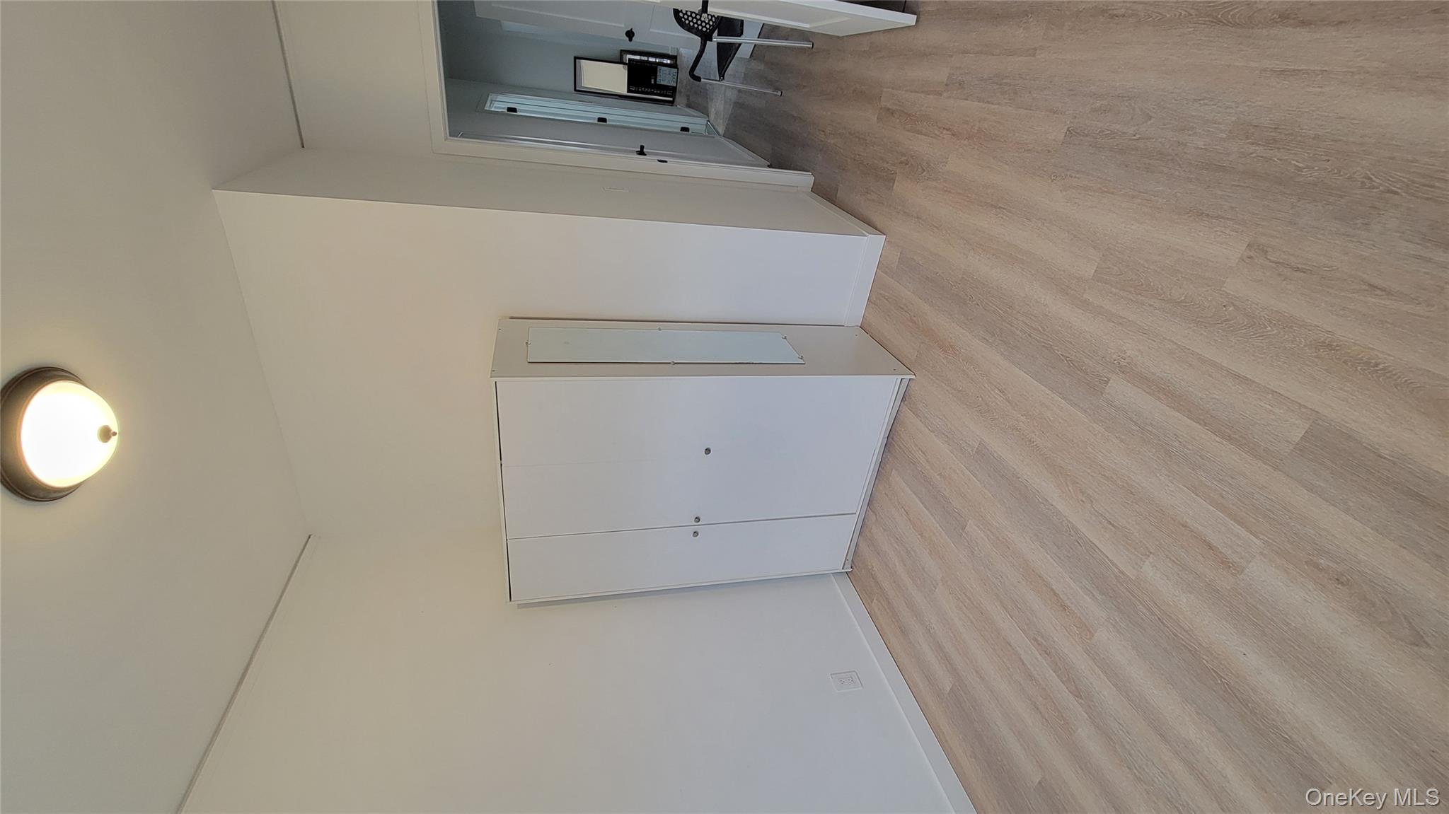 #3 photo, 60-24 Wetherole Street, 皇后区 Elmhurst , NY 11373