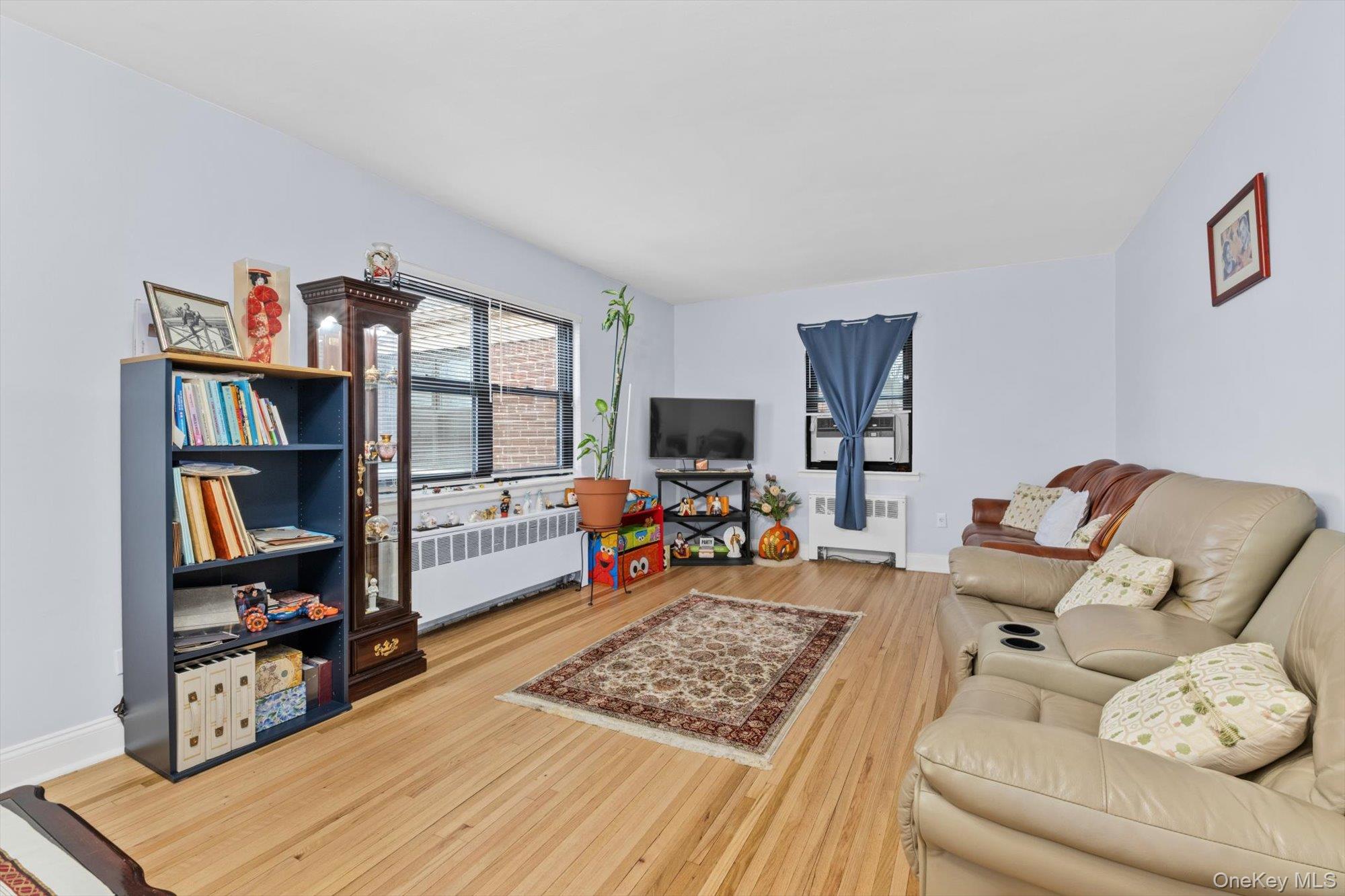 #6 photo, 220-16 75th Avenue, Oakland Gardens , NY 11364