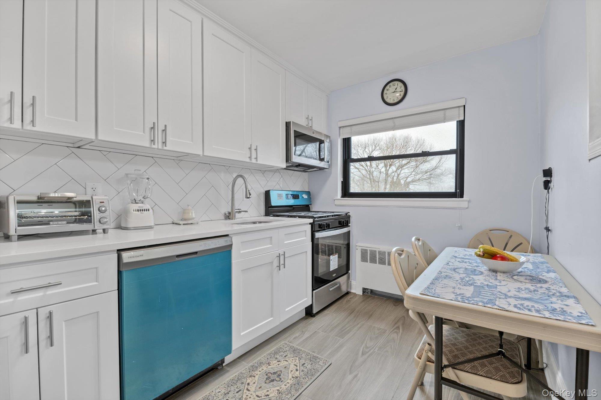 #7 photo, 220-16 75th Avenue, Oakland Gardens , NY 11364