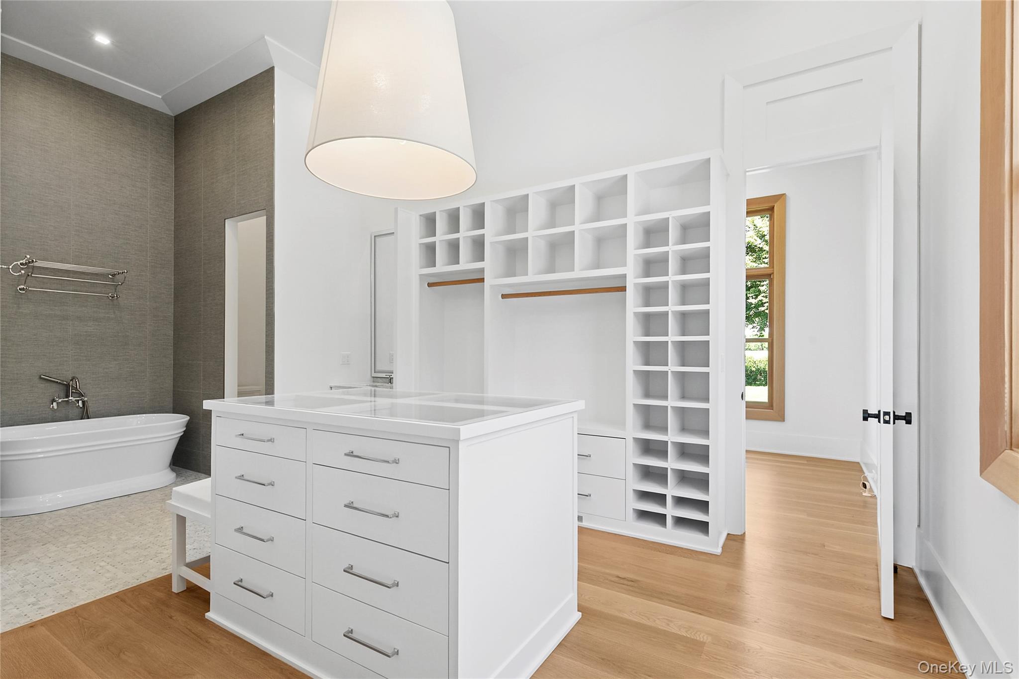 #12 photo, 522 Wickapogue Road, Саффолк ‖ Southampton , NY 11968