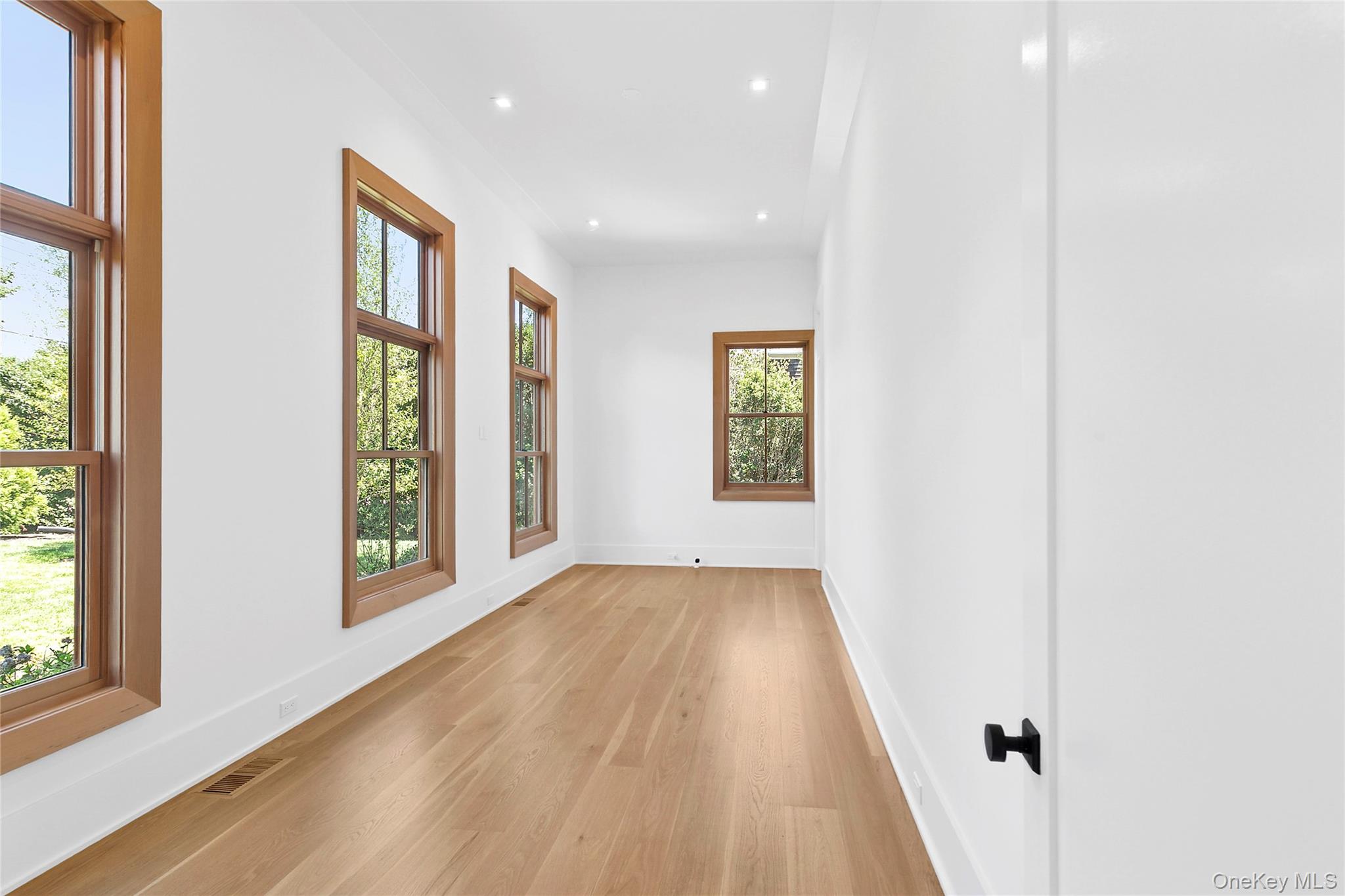 #13 photo, 522 Wickapogue Road, Саффолк ‖ Southampton , NY 11968