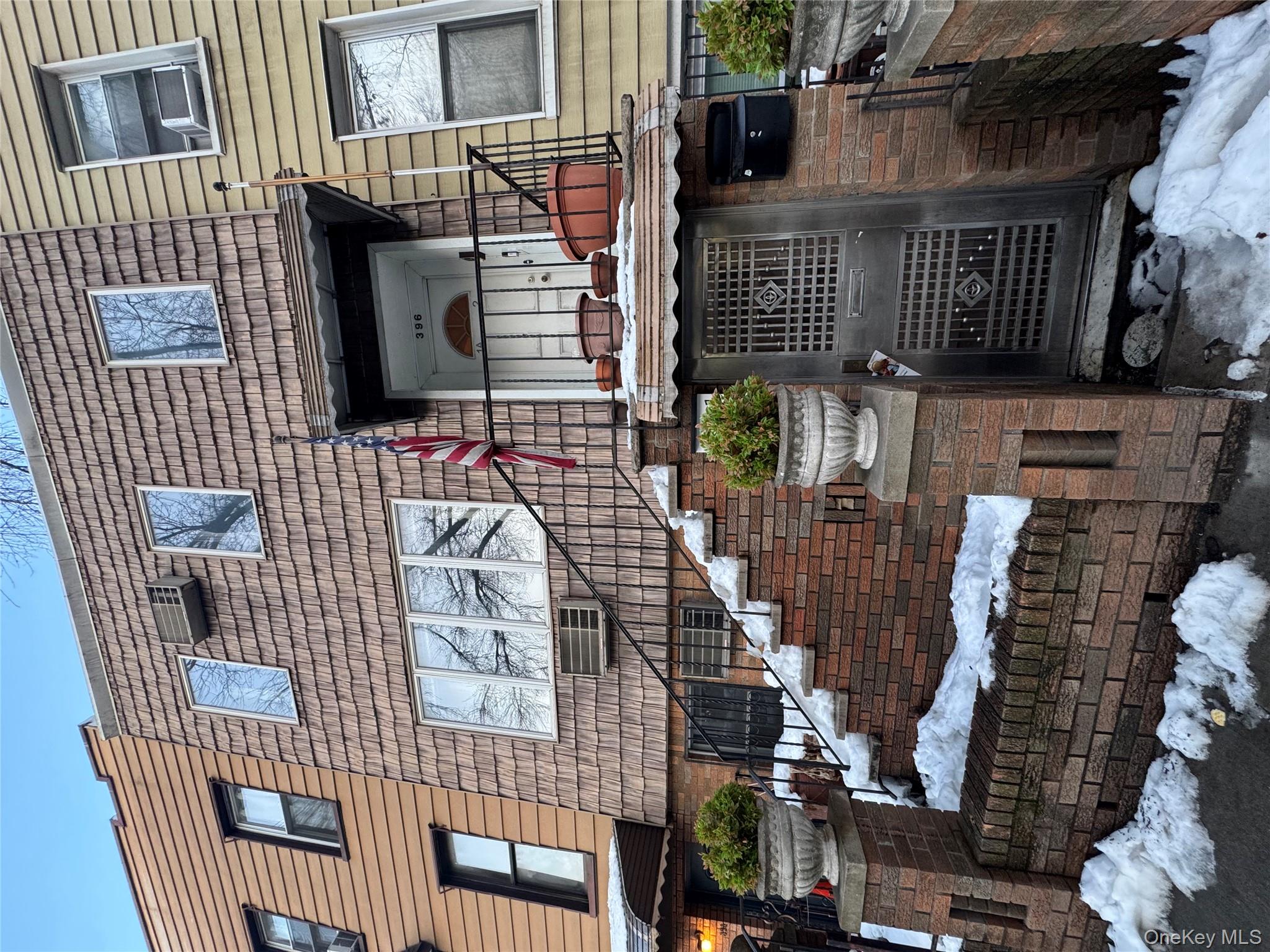 #1 photo, 396 Graham Avenue, 布鲁克林 Brooklyn , NY 11211