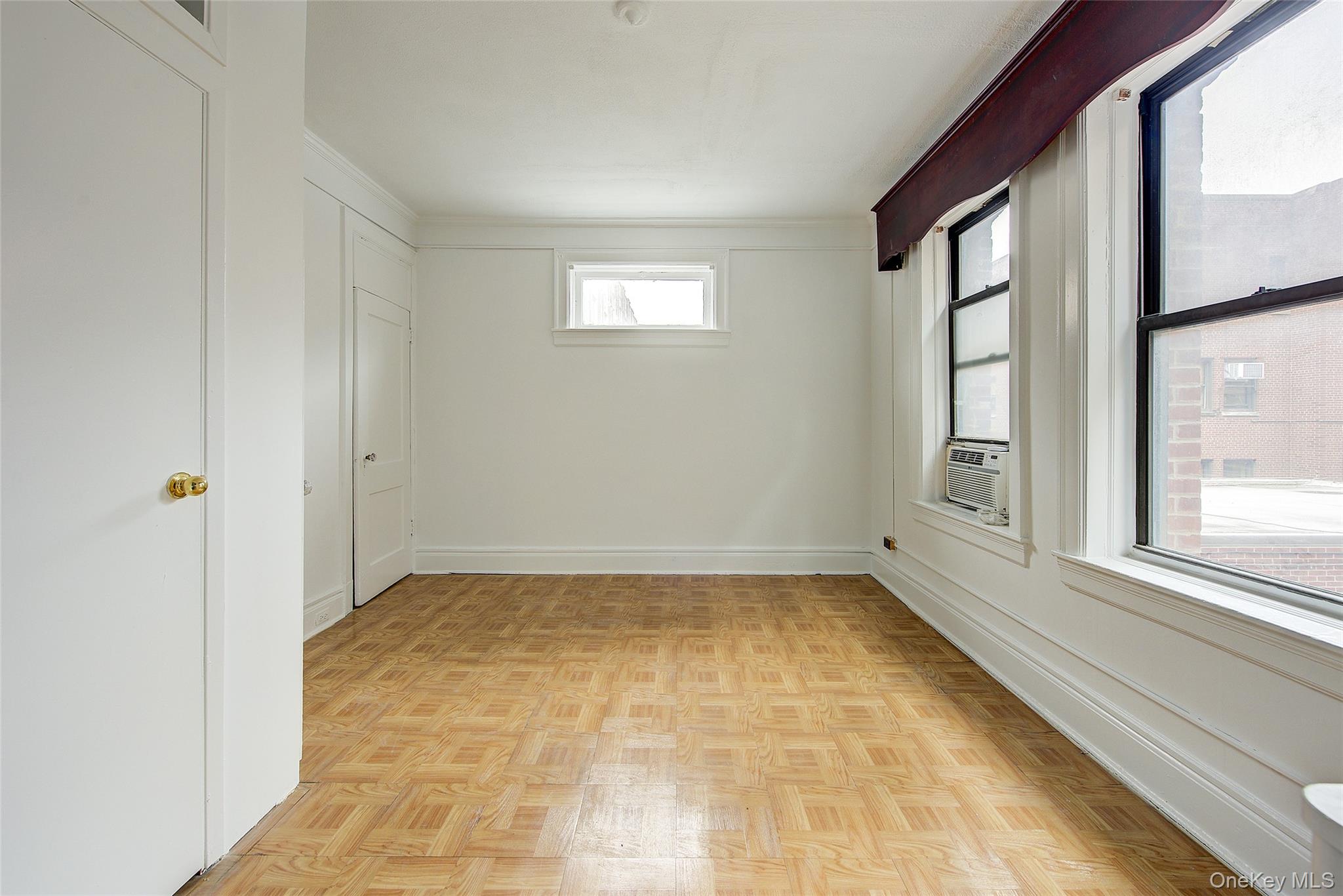 #8 photo, 35-35 82nd Street, Jackson Heights , NY 11372