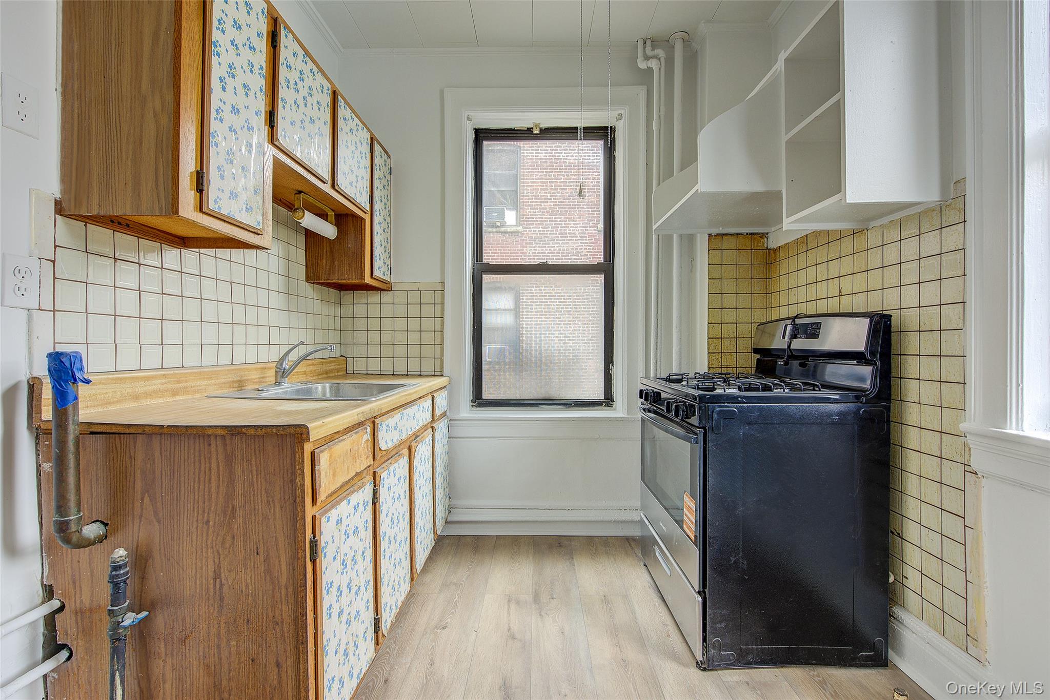 #9 photo, 35-35 82nd Street, Jackson Heights , NY 11372