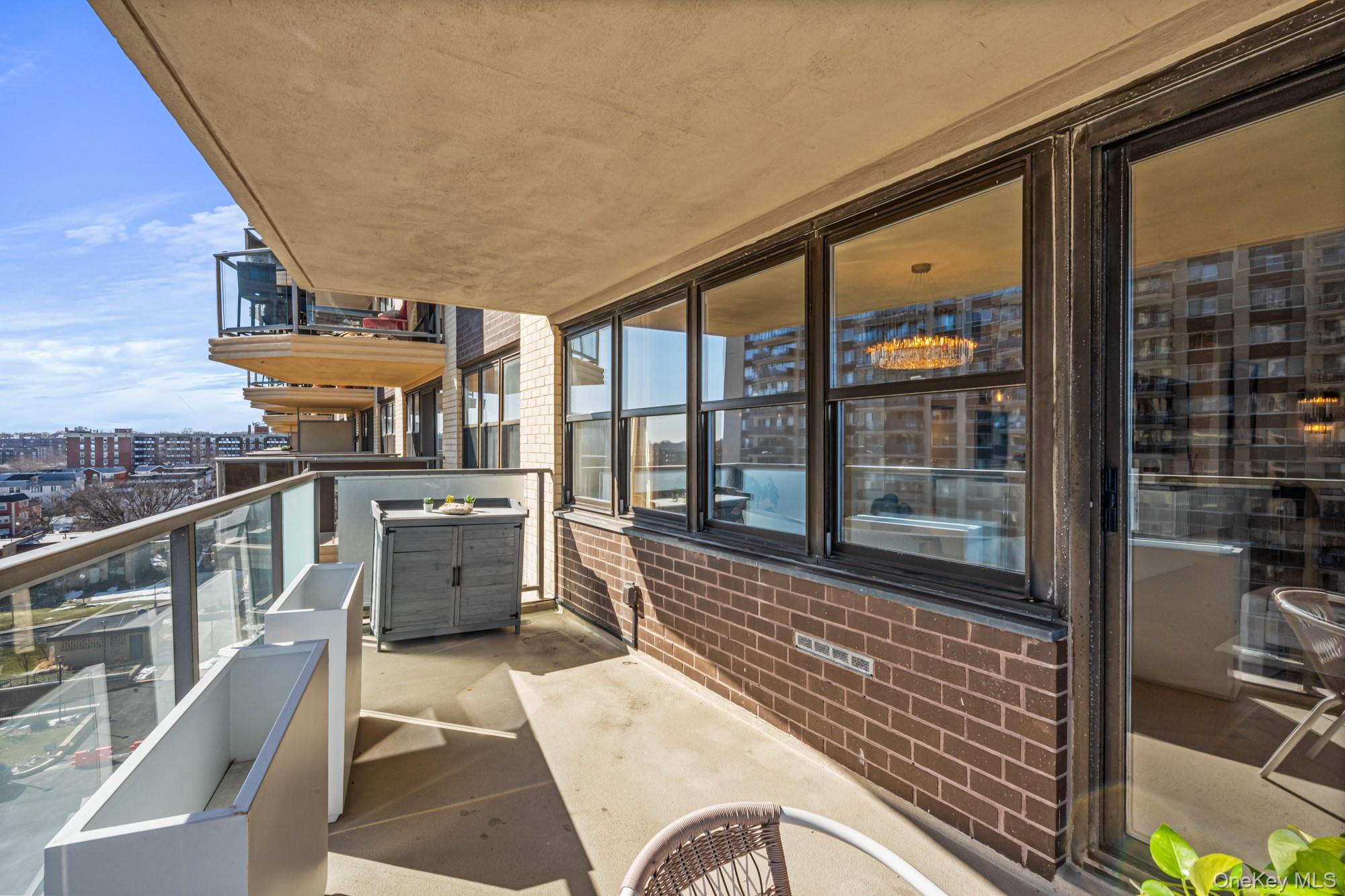 #10 photo, 1805 215th Street, קווינס Bayside , NY 11360