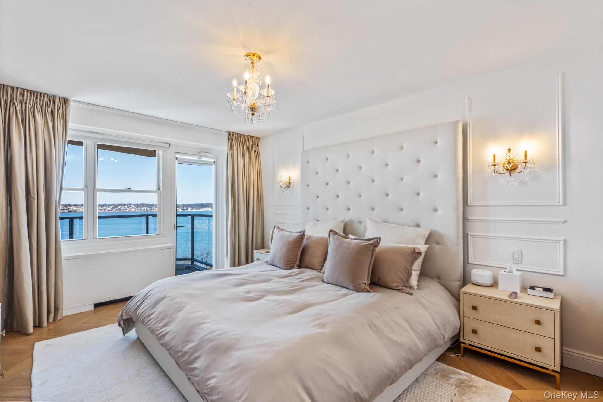 #18 photo, 1805 215th Street, קווינס Bayside , NY 11360