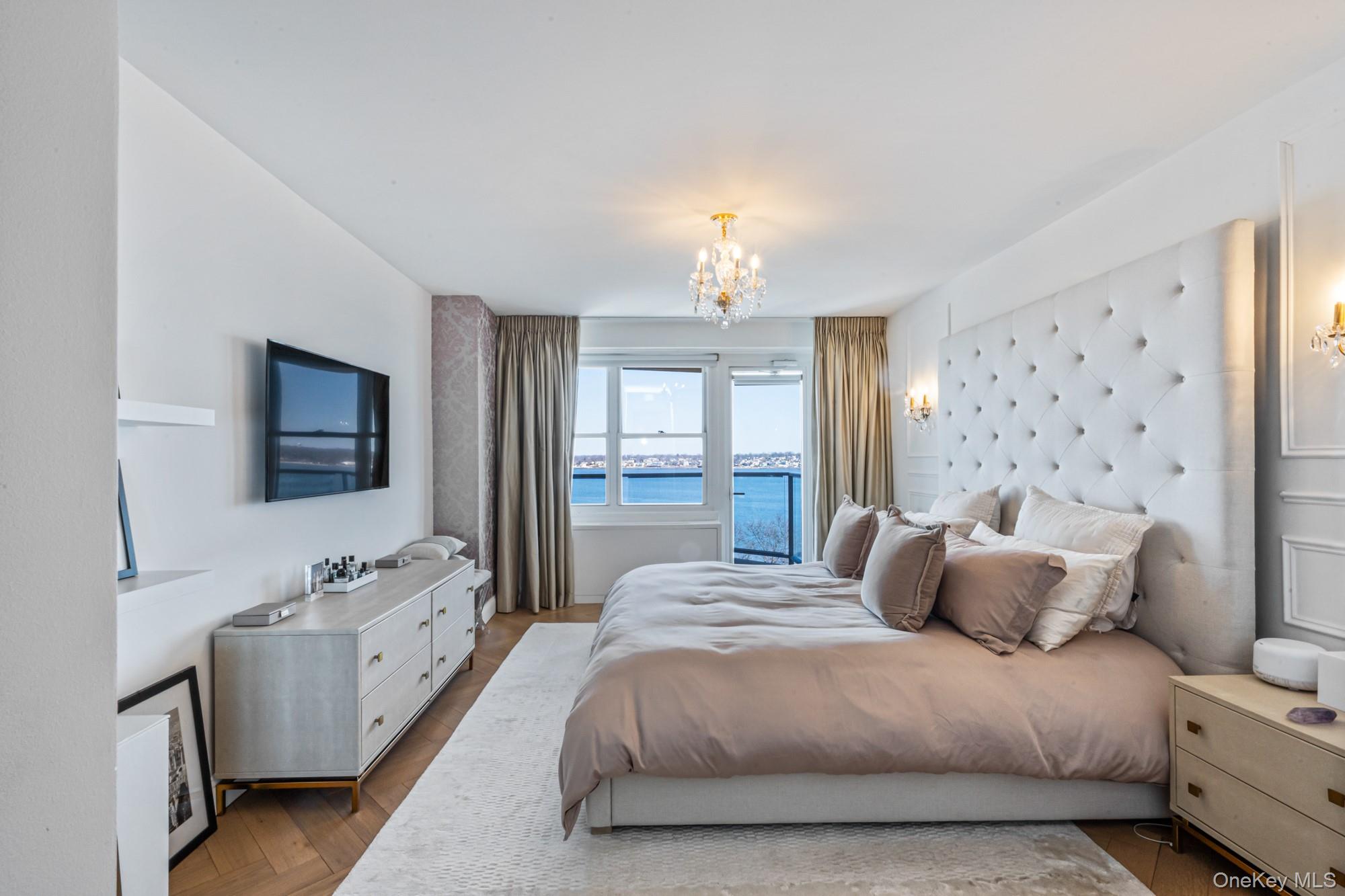 #20 photo, 1805 215th Street, קווינס Bayside , NY 11360