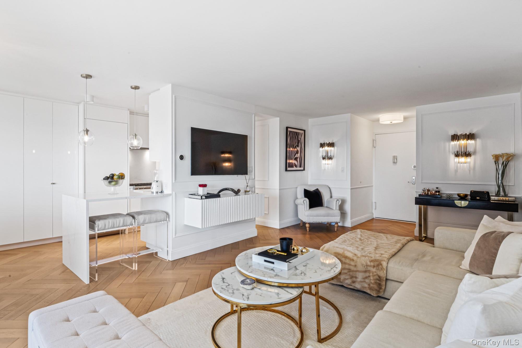 #5 photo, 1805 215th Street, קווינס Bayside , NY 11360