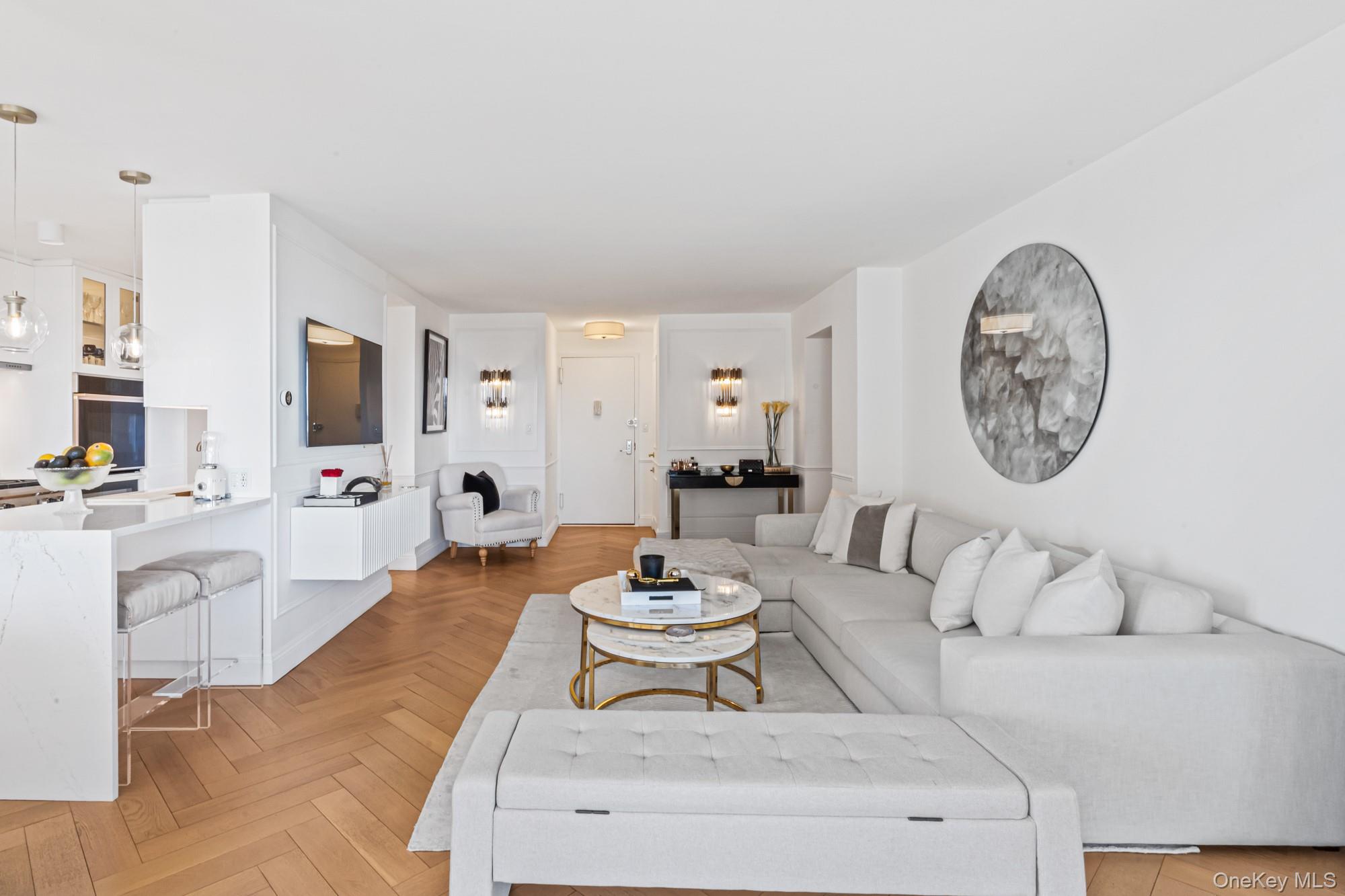 #7 photo, 1805 215th Street, קווינס Bayside , NY 11360