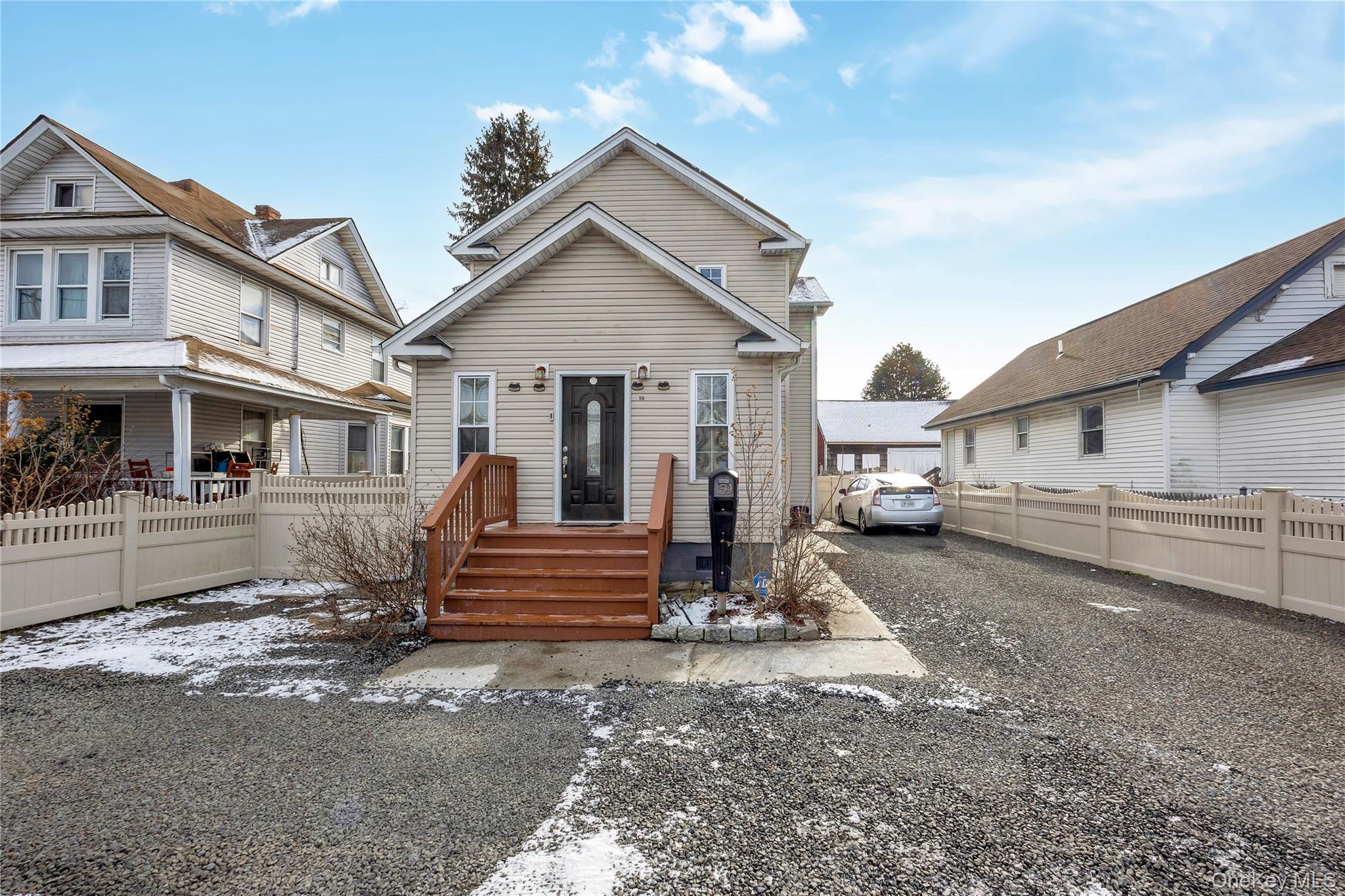 #1 photo, 59 Oak Street, सफ़ोक काउंटी Amityville , NY 11701