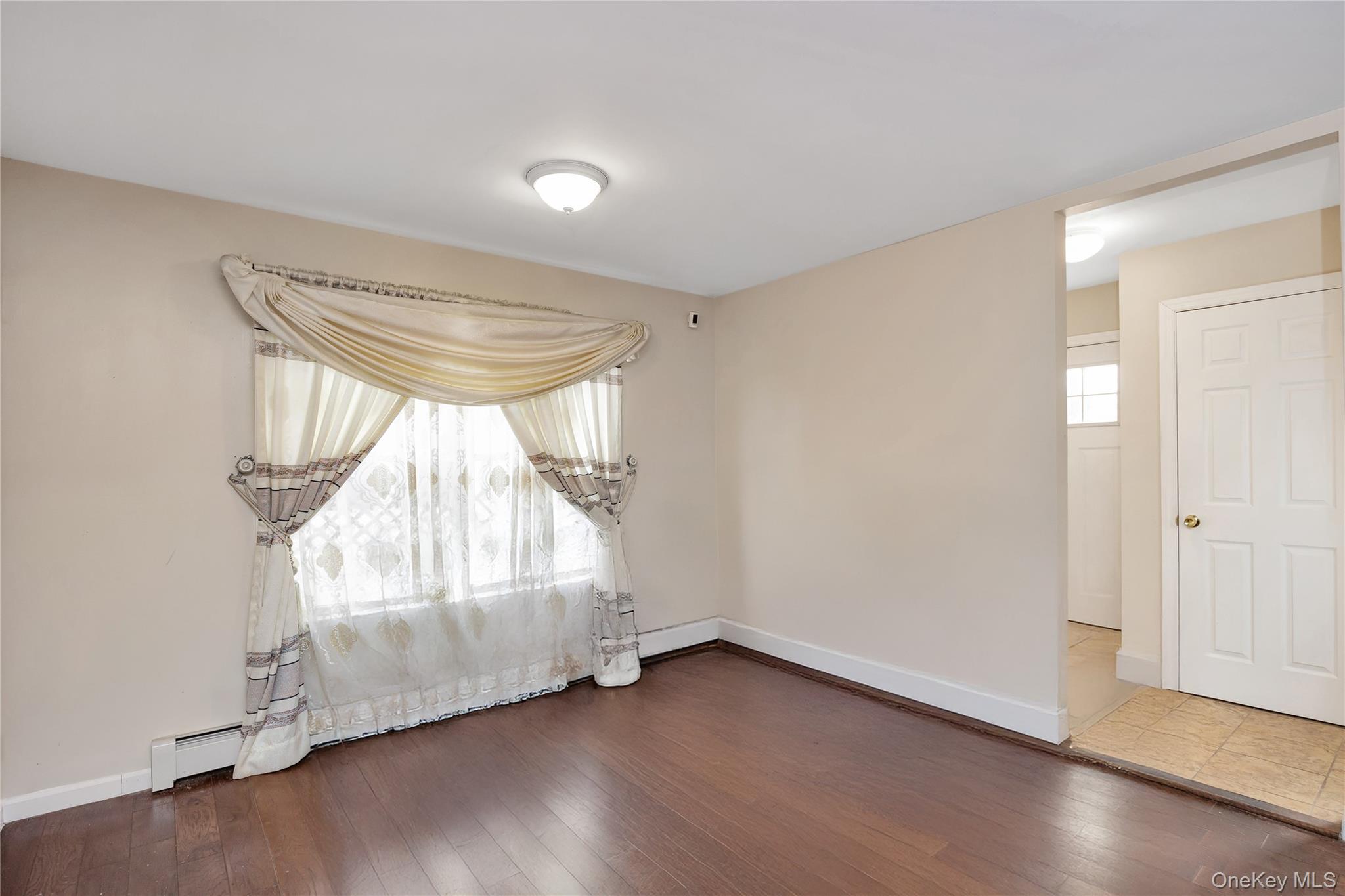 #10 photo, 59 Oak Street, सफ़ोक काउंटी Amityville , NY 11701