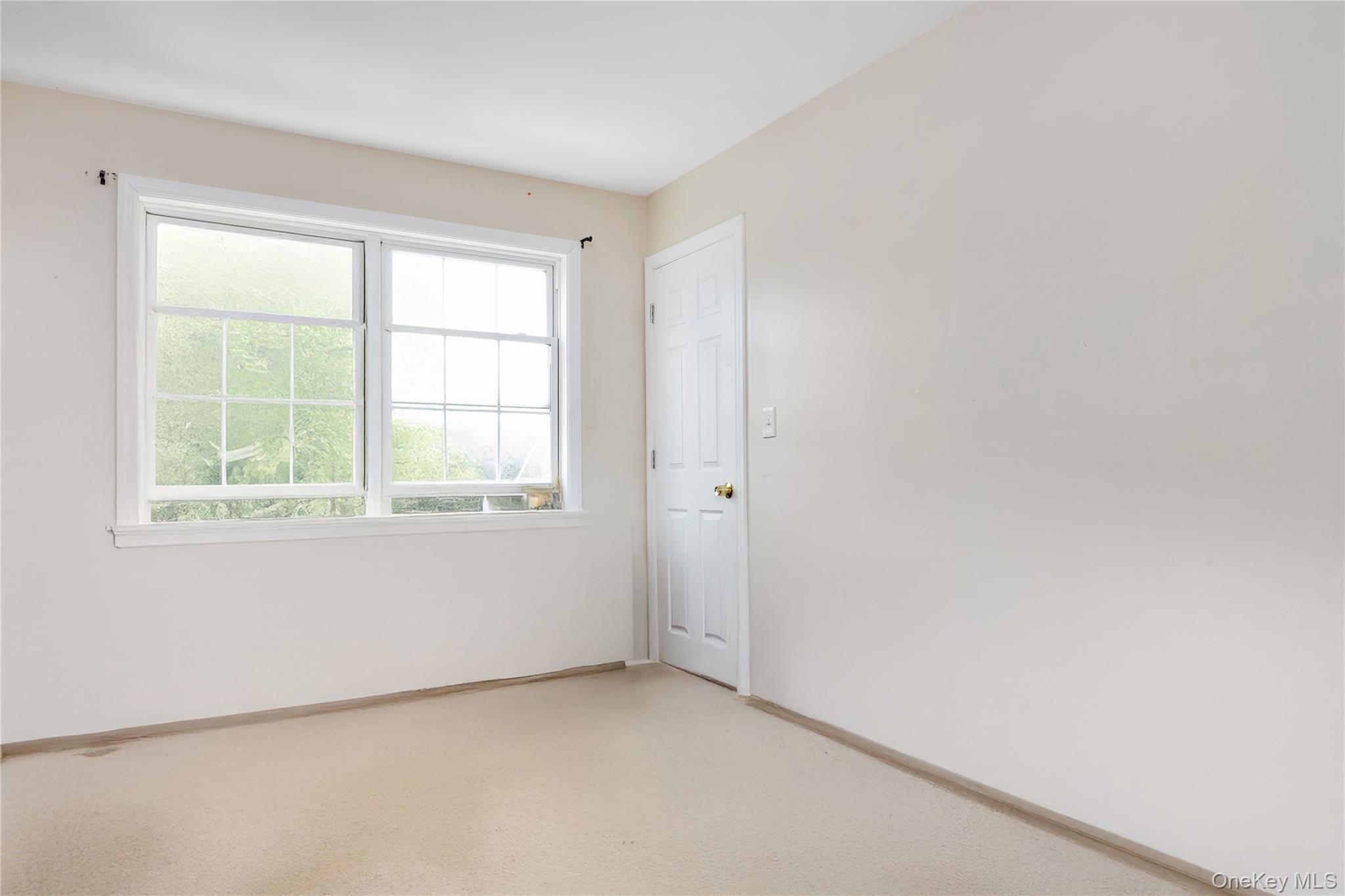 #12 photo, 59 Oak Street, सफ़ोक काउंटी Amityville , NY 11701