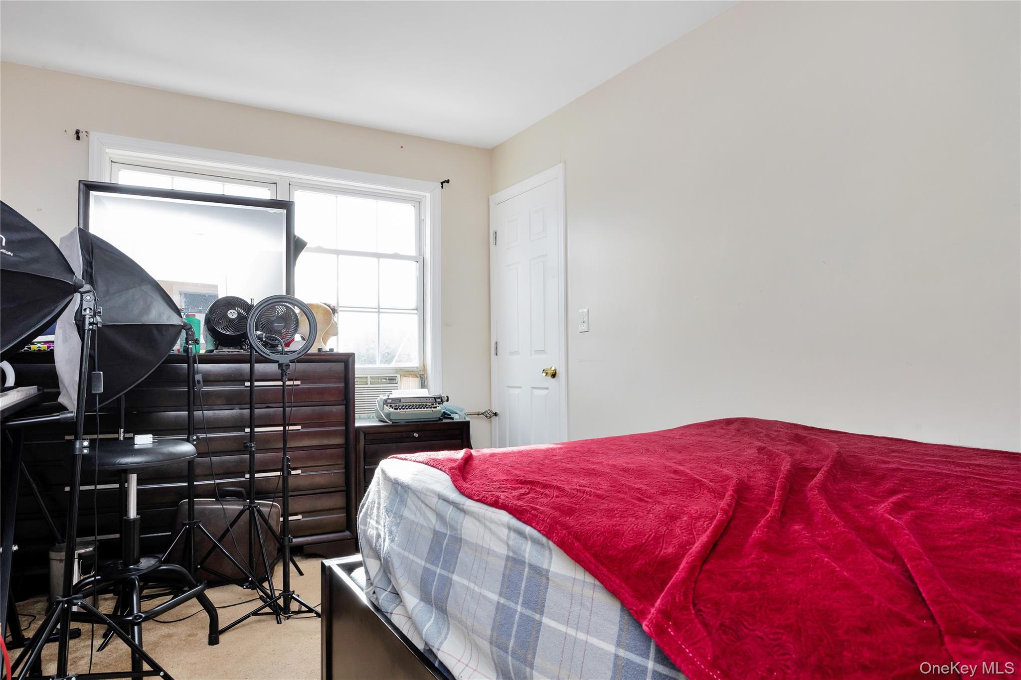 #13 photo, 59 Oak Street, सफ़ोक काउंटी Amityville , NY 11701