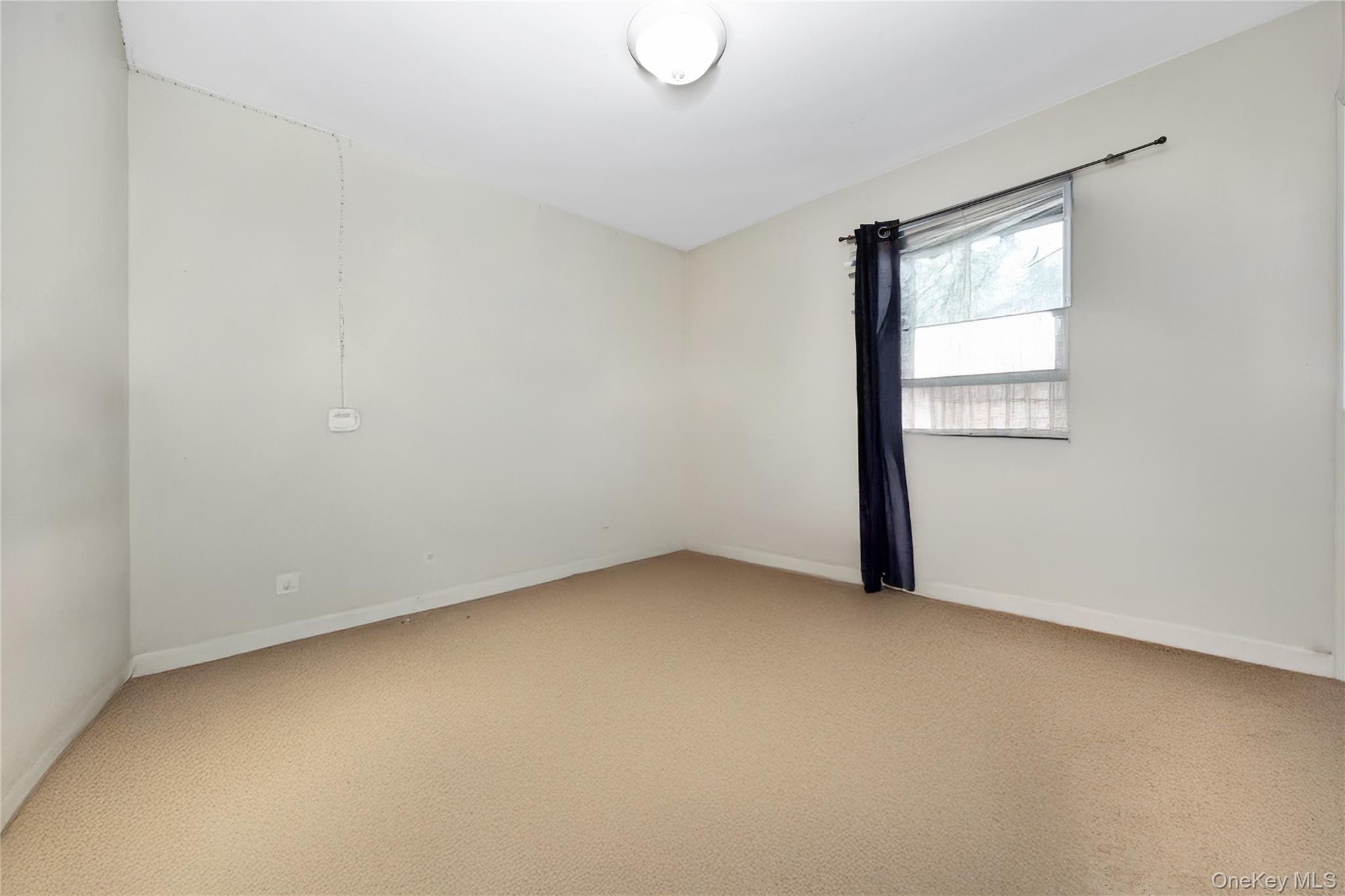 #14 photo, 59 Oak Street, सफ़ोक काउंटी Amityville , NY 11701