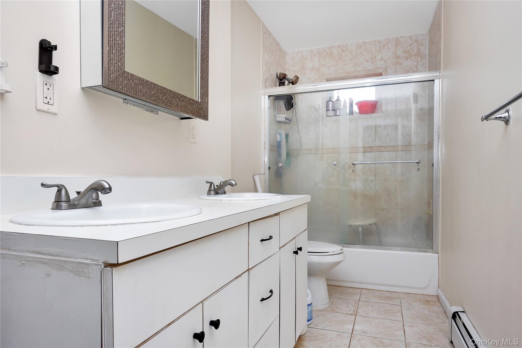 #19 photo, 59 Oak Street, सफ़ोक काउंटी Amityville , NY 11701