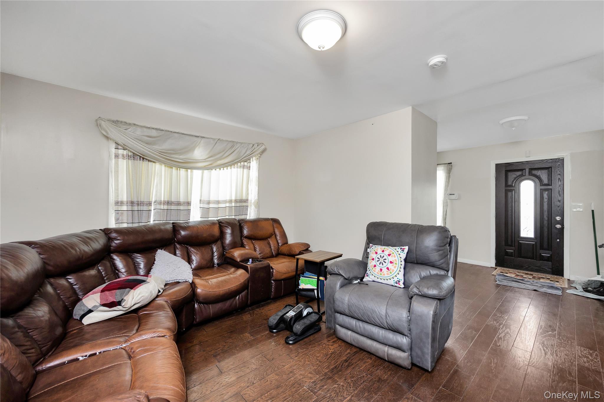 #3 photo, 59 Oak Street, सफ़ोक काउंटी Amityville , NY 11701