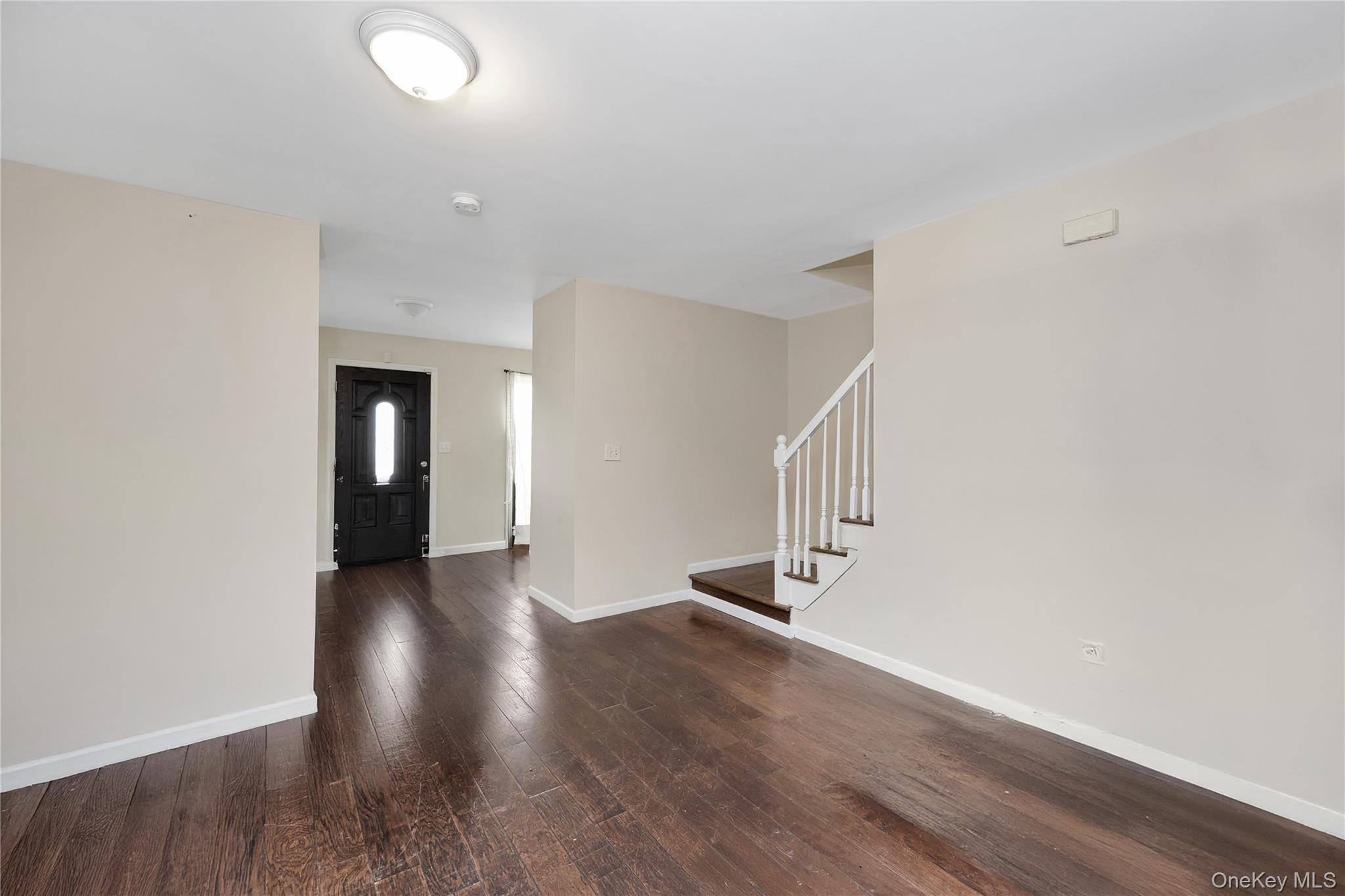 #4 photo, 59 Oak Street, सफ़ोक काउंटी Amityville , NY 11701