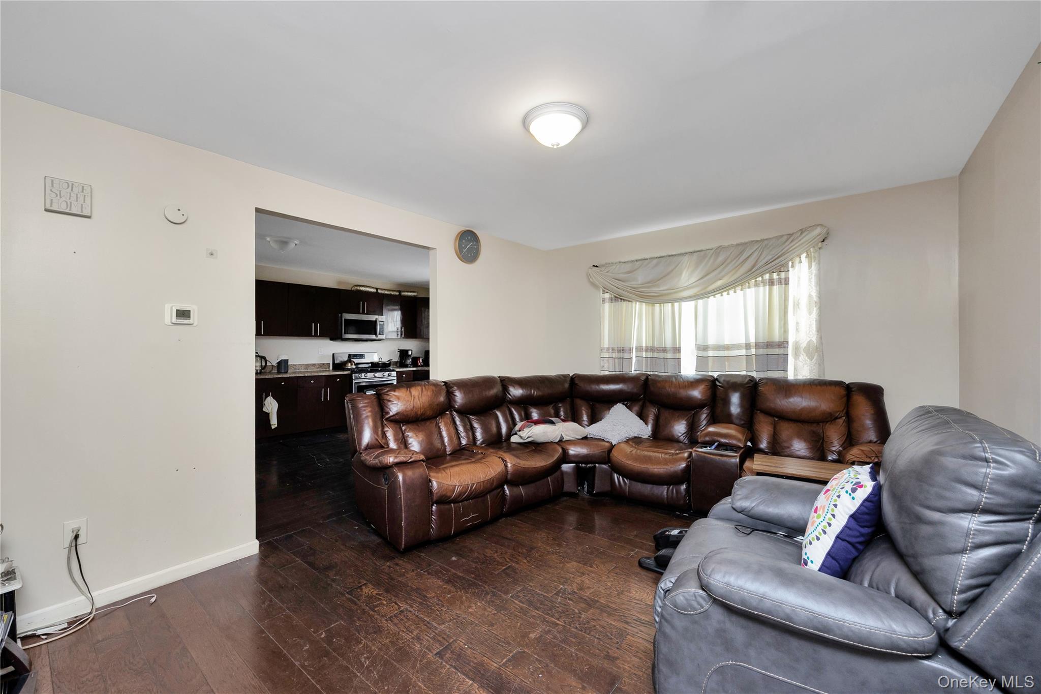 #7 photo, 59 Oak Street, सफ़ोक काउंटी Amityville , NY 11701