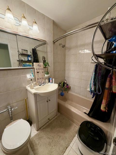 #12 photo, 8610 151st Avenue, קווינס Howard Beach , NY 11414