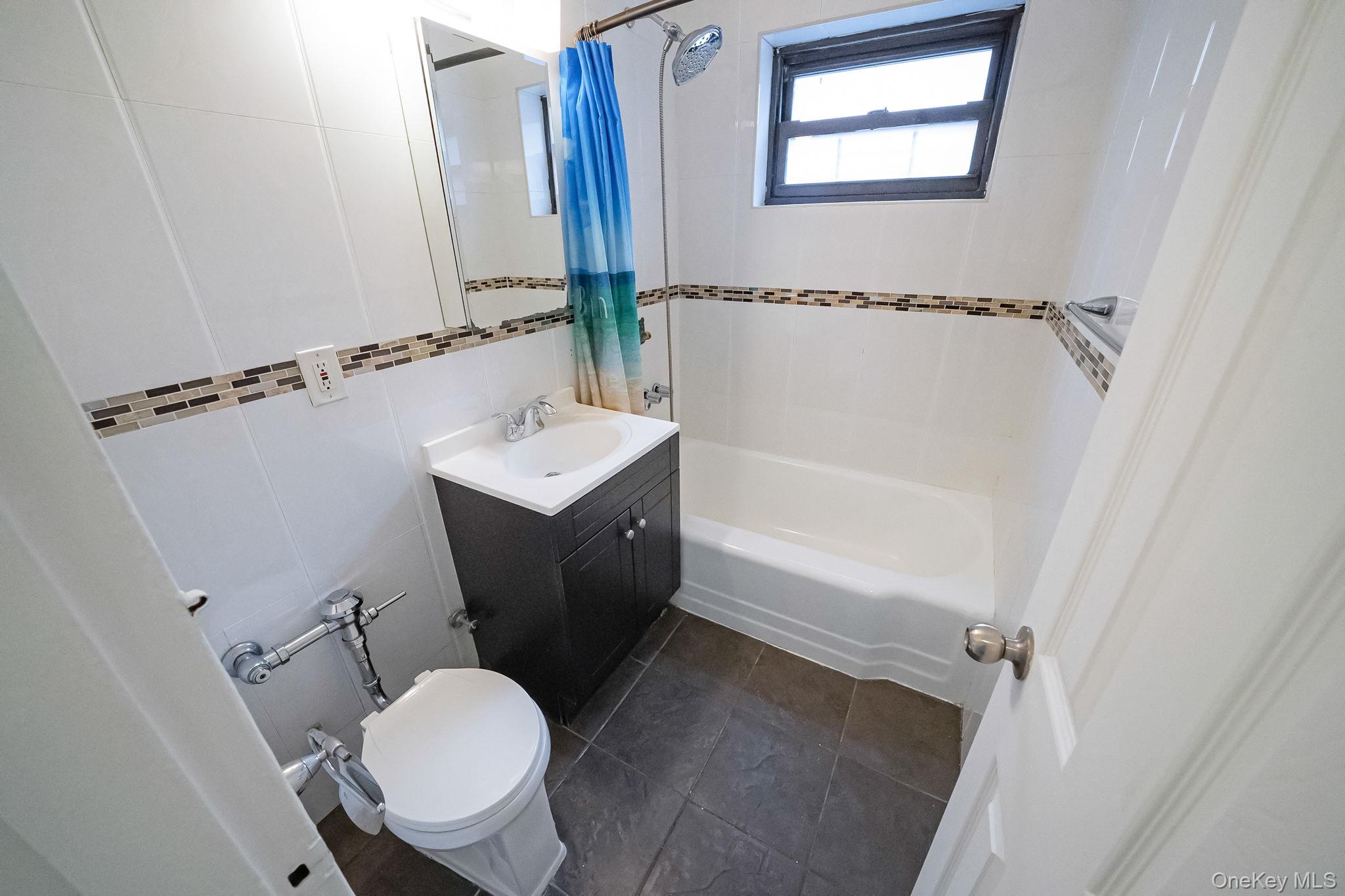 #5 photo, 94-31 60th, קווינס Elmhurst , NY 11373