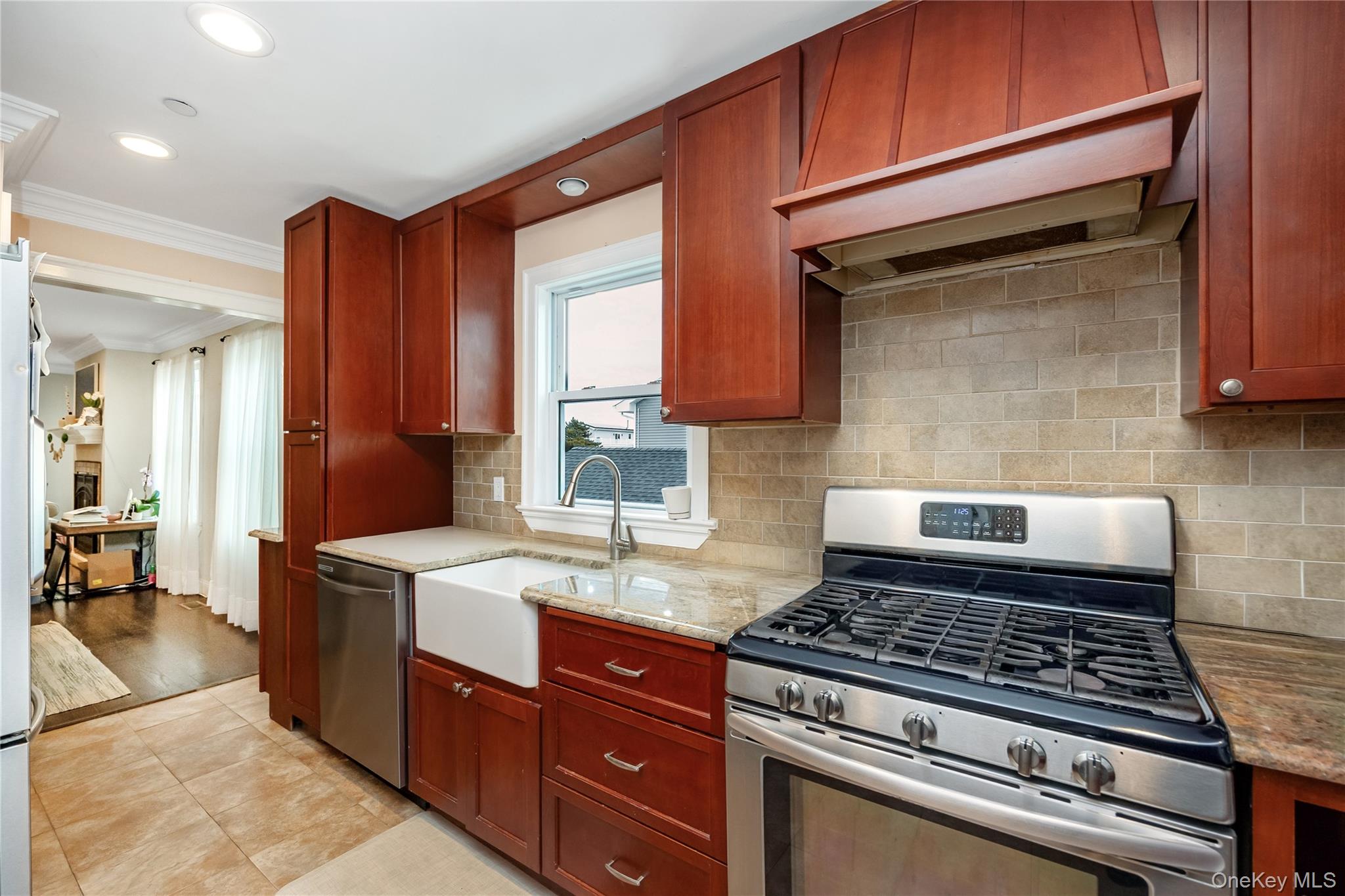 #12 photo, 714-716 W Beech, Long Beach , NY 11561