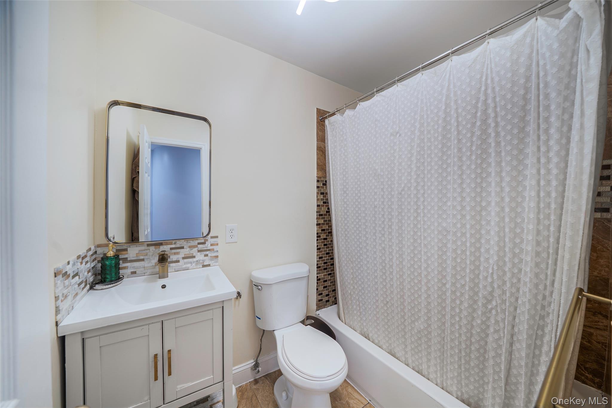 #10 photo, 6 Denmark Court, সাফোক কাউন্টি Huntington , NY 11743