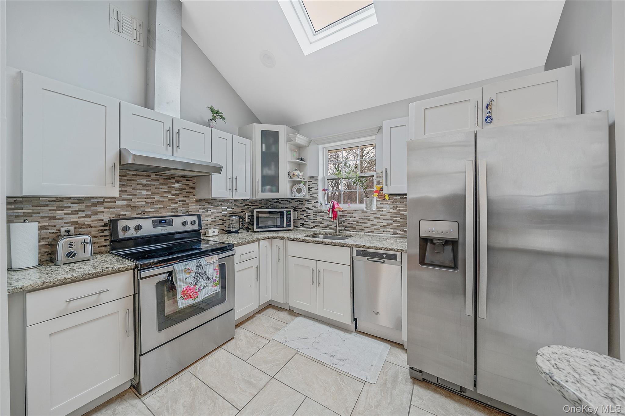 #7 photo, 6 Denmark Court, সাফোক কাউন্টি Huntington , NY 11743