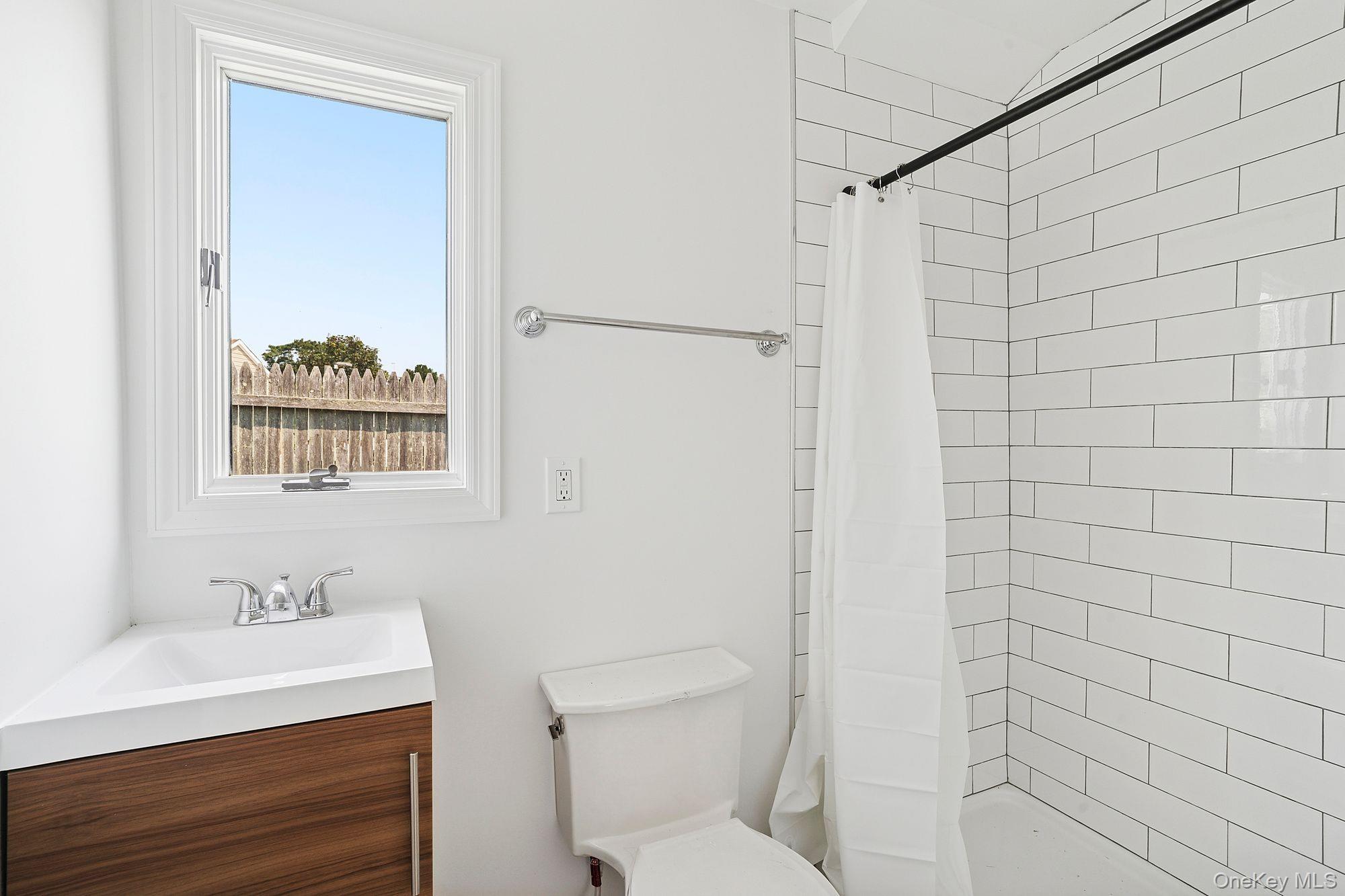 #19 photo, 35 Gardners Lane, Саффолк ‖ Hampton Bays , NY 11946