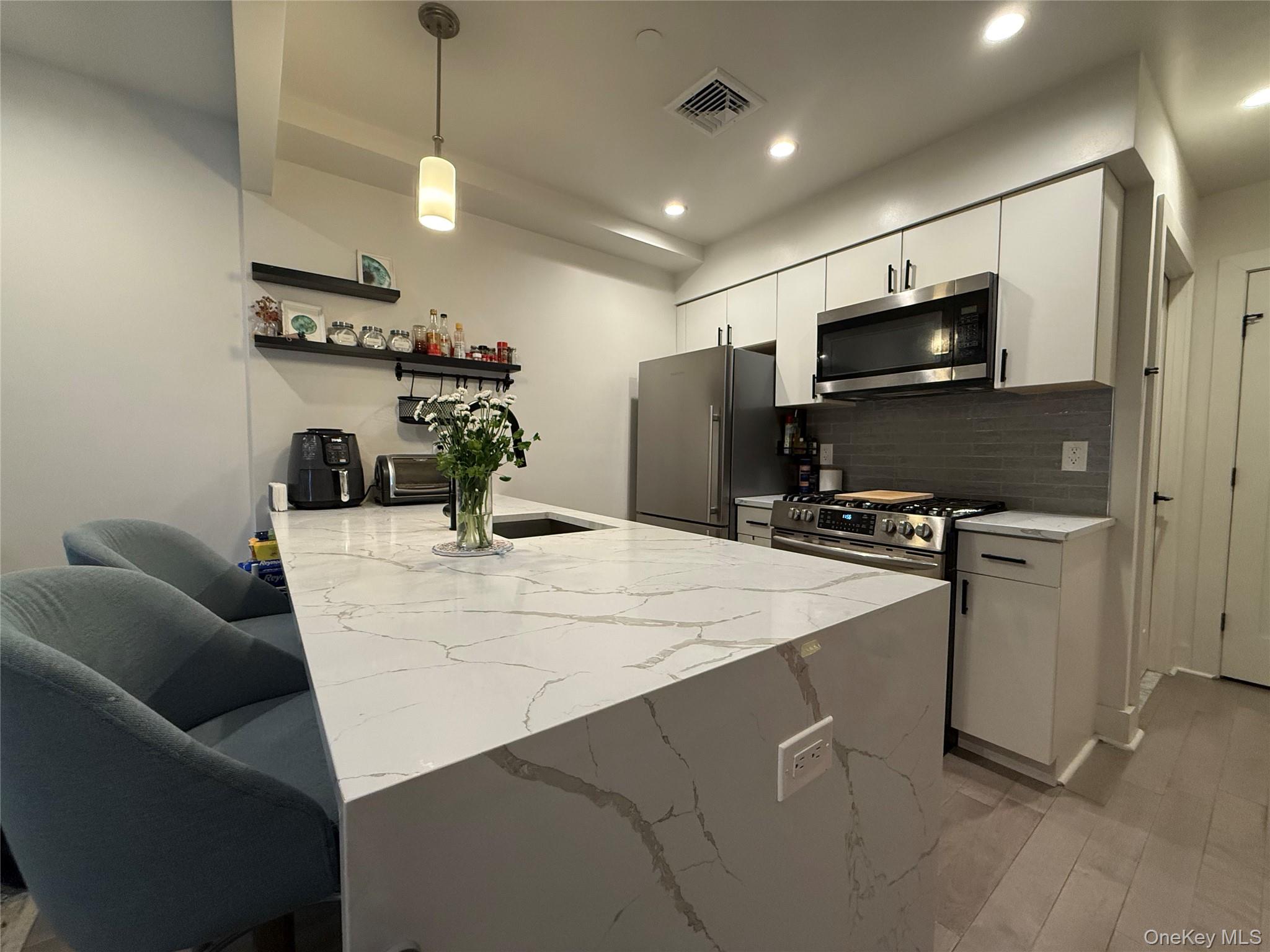 #4 photo, 3141 29th Street, Astoria , NY 11106