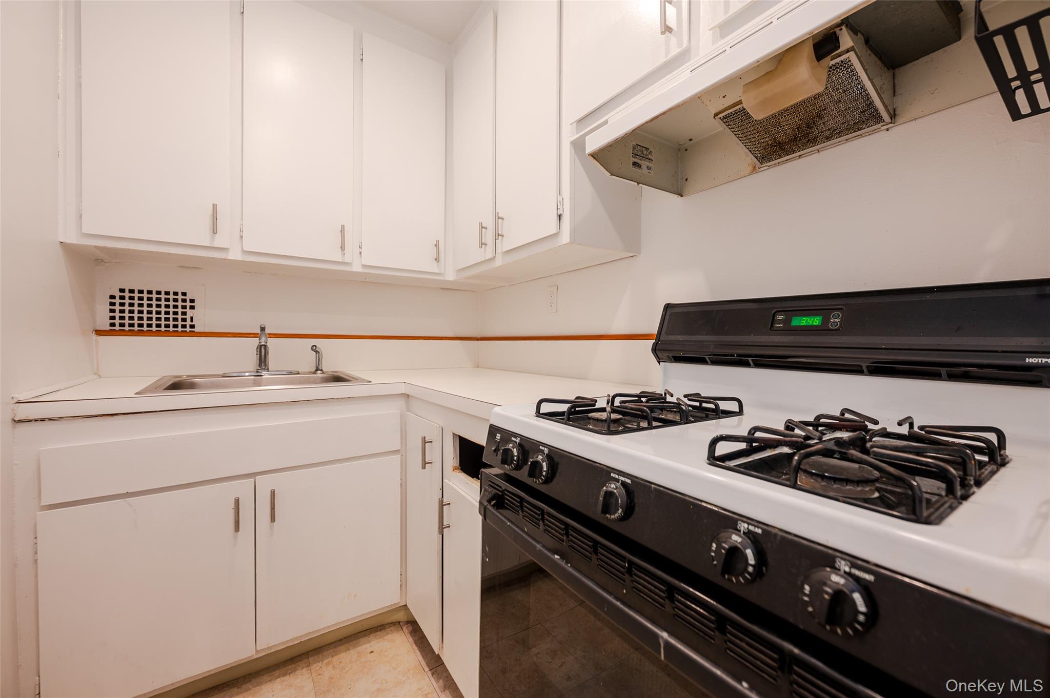 #13 photo, 410 E Broadway, Нассау ‖ Long Beach , NY 11561