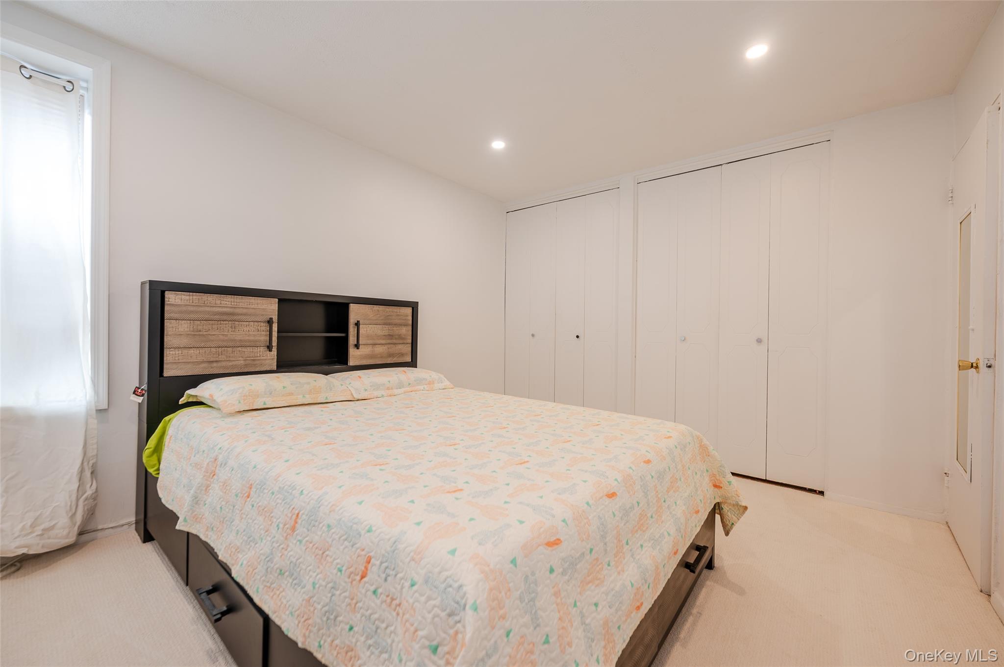 #15 photo, 410 E Broadway, Нассау ‖ Long Beach , NY 11561