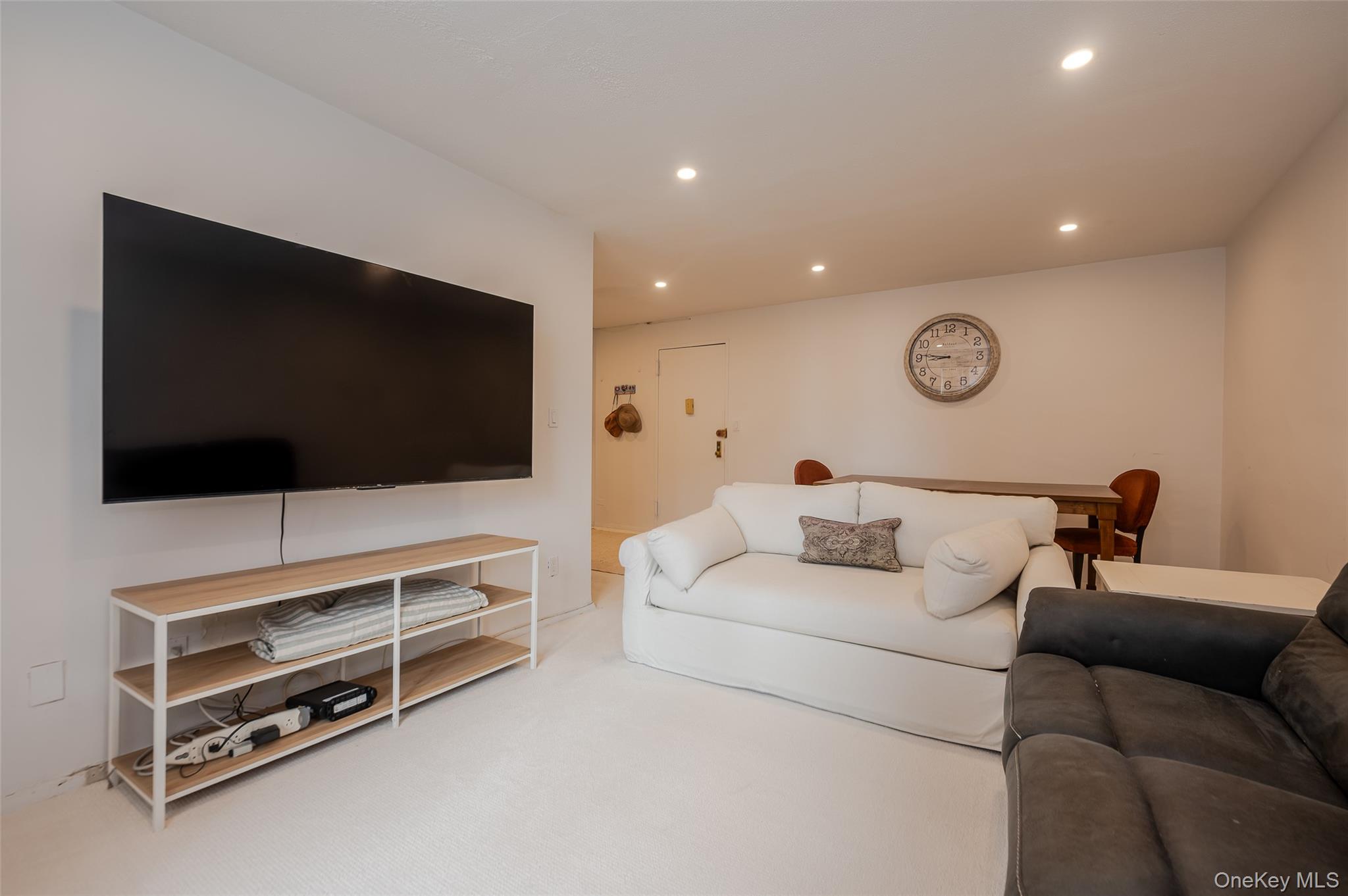 #8 photo, 410 E Broadway, Нассау ‖ Long Beach , NY 11561