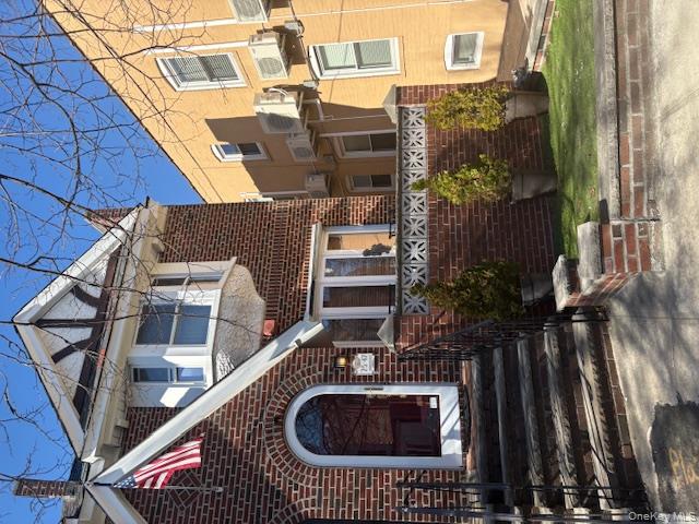 #4 photo, 7547 Furmanville Avenue, कुईंस Middle Village , NY 11379