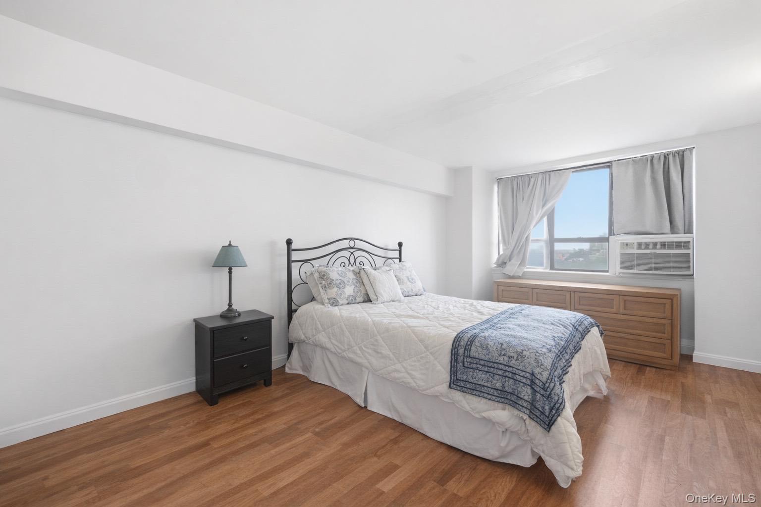 #10 photo, 301 W 110th Street, मैनहटन New York (Manhattan) , NY 10026